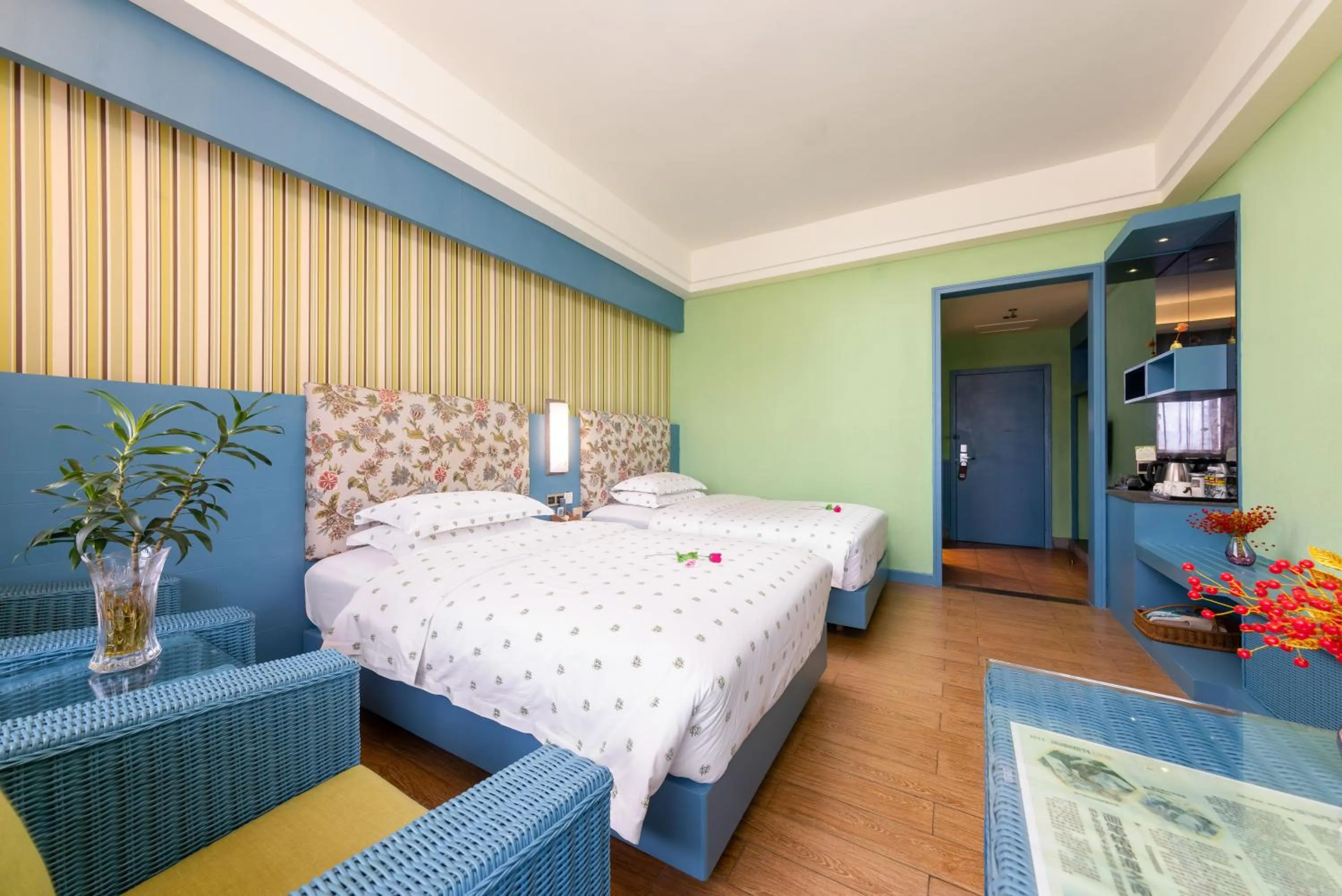 Photo of the whole room, Bed in Island Forest Hotel