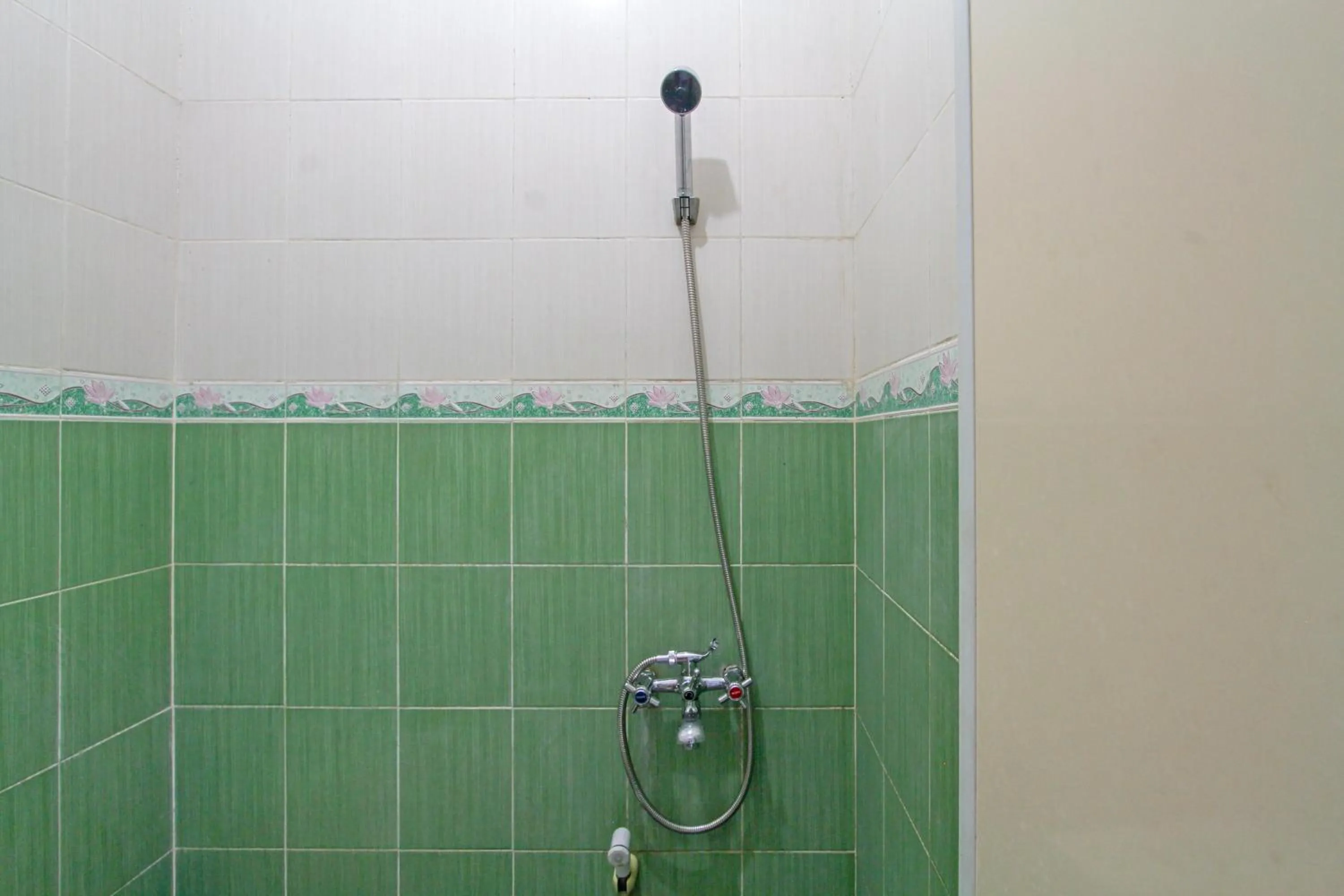 Bathroom in Hotel O Mirza Guesthouse Syariah