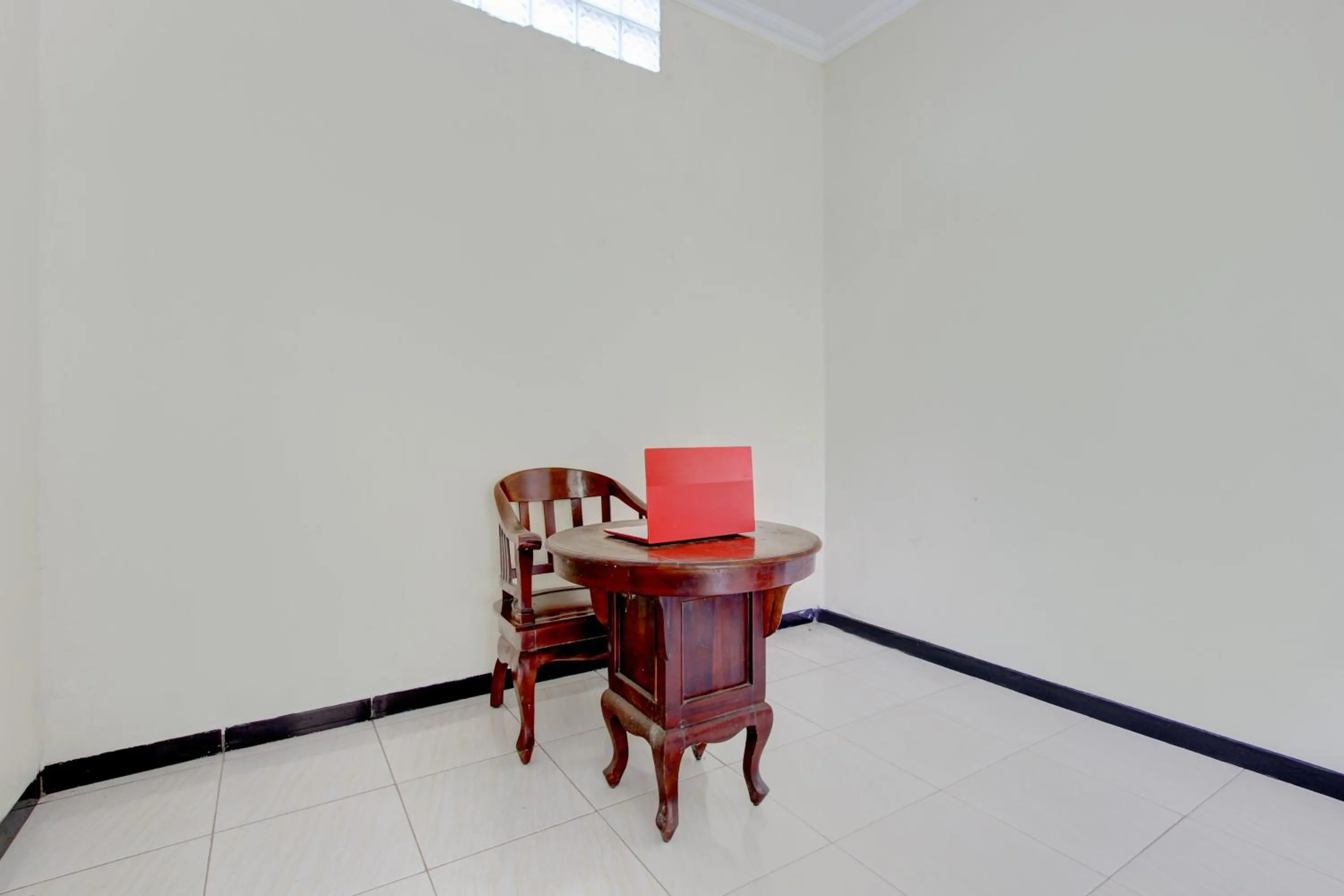 Lobby or reception in Hotel O Mirza Guesthouse Syariah