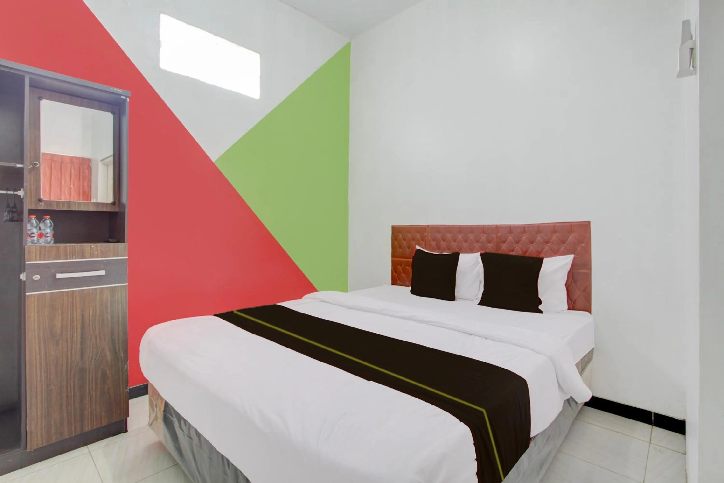 Bedroom, Bed in Hotel O Mirza Guesthouse Syariah