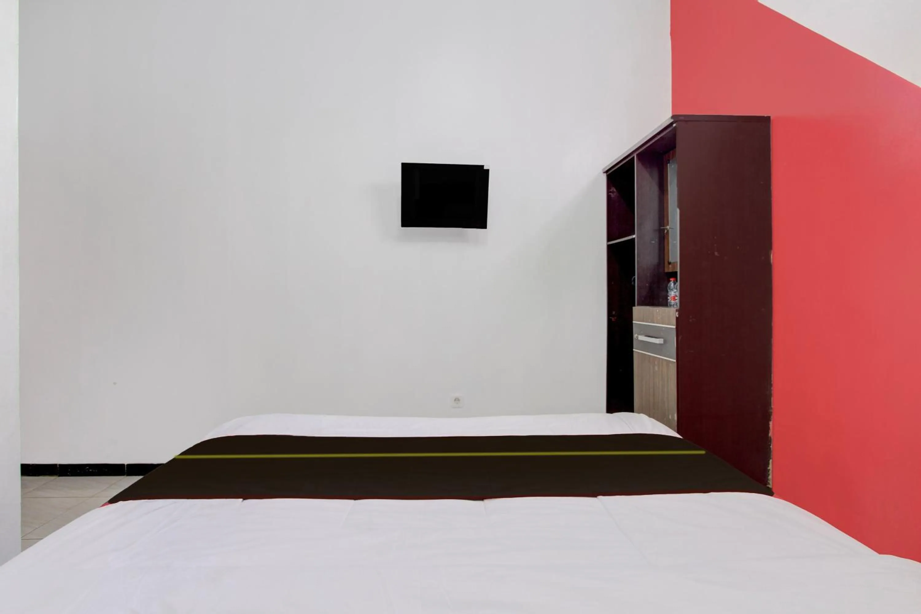 Bedroom, Bed in Hotel O Mirza Guesthouse Syariah