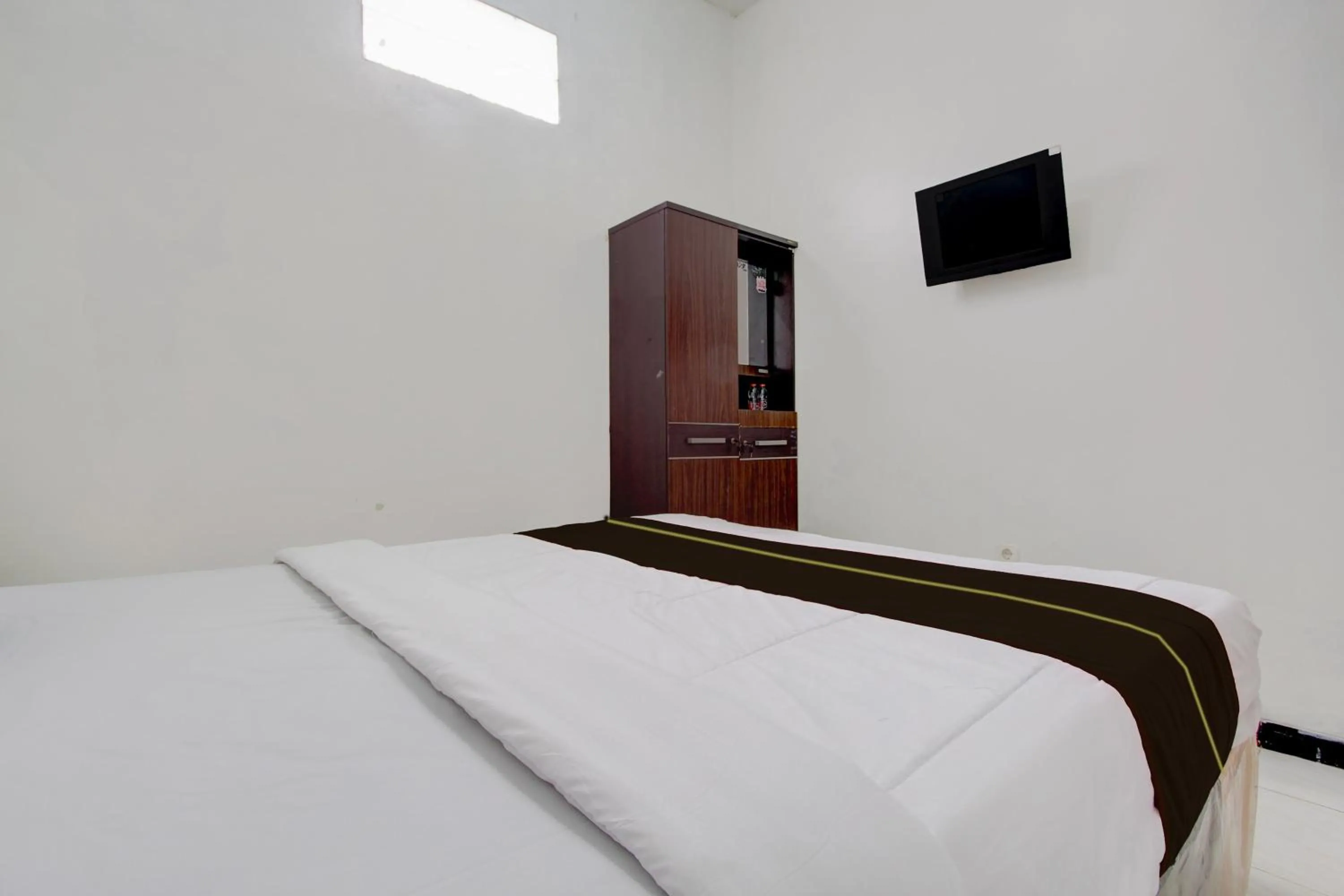 Bedroom, Bed in Hotel O Mirza Guesthouse Syariah