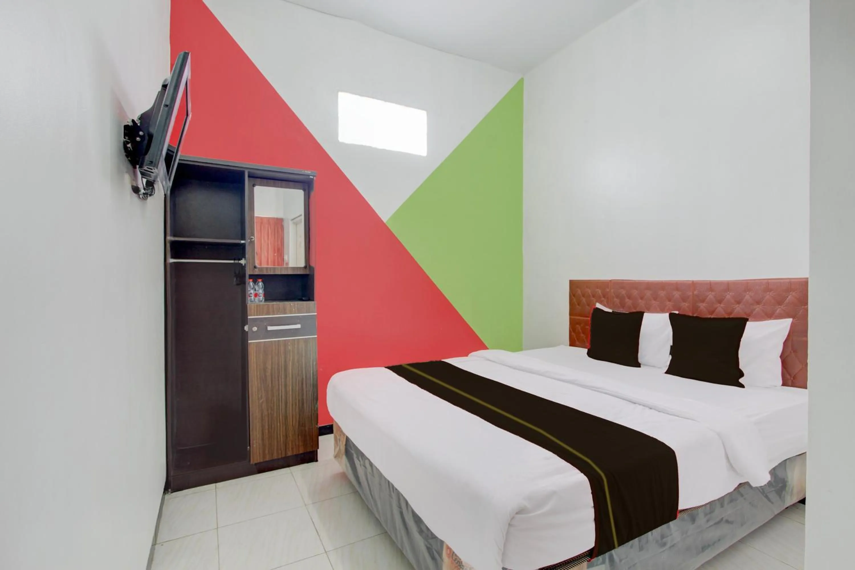 Bedroom, Bed in Hotel O Mirza Guesthouse Syariah