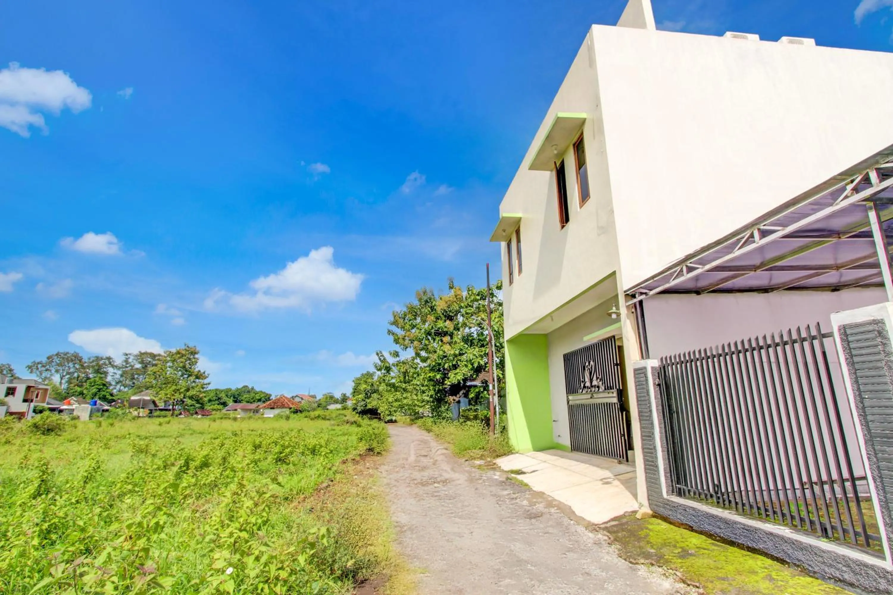 Property building in Hotel O Mirza Guesthouse Syariah