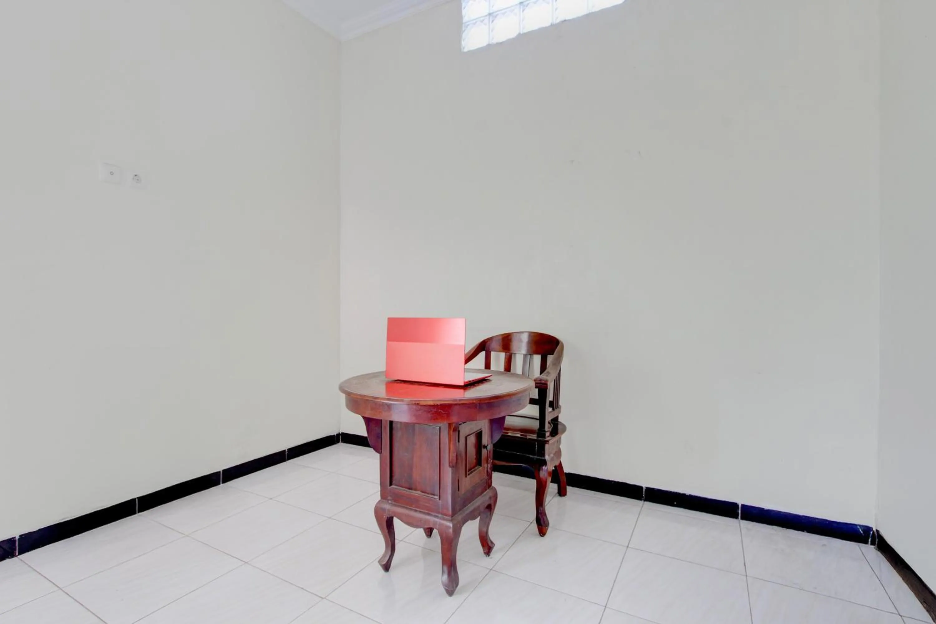 Lobby or reception in Hotel O Mirza Guesthouse Syariah