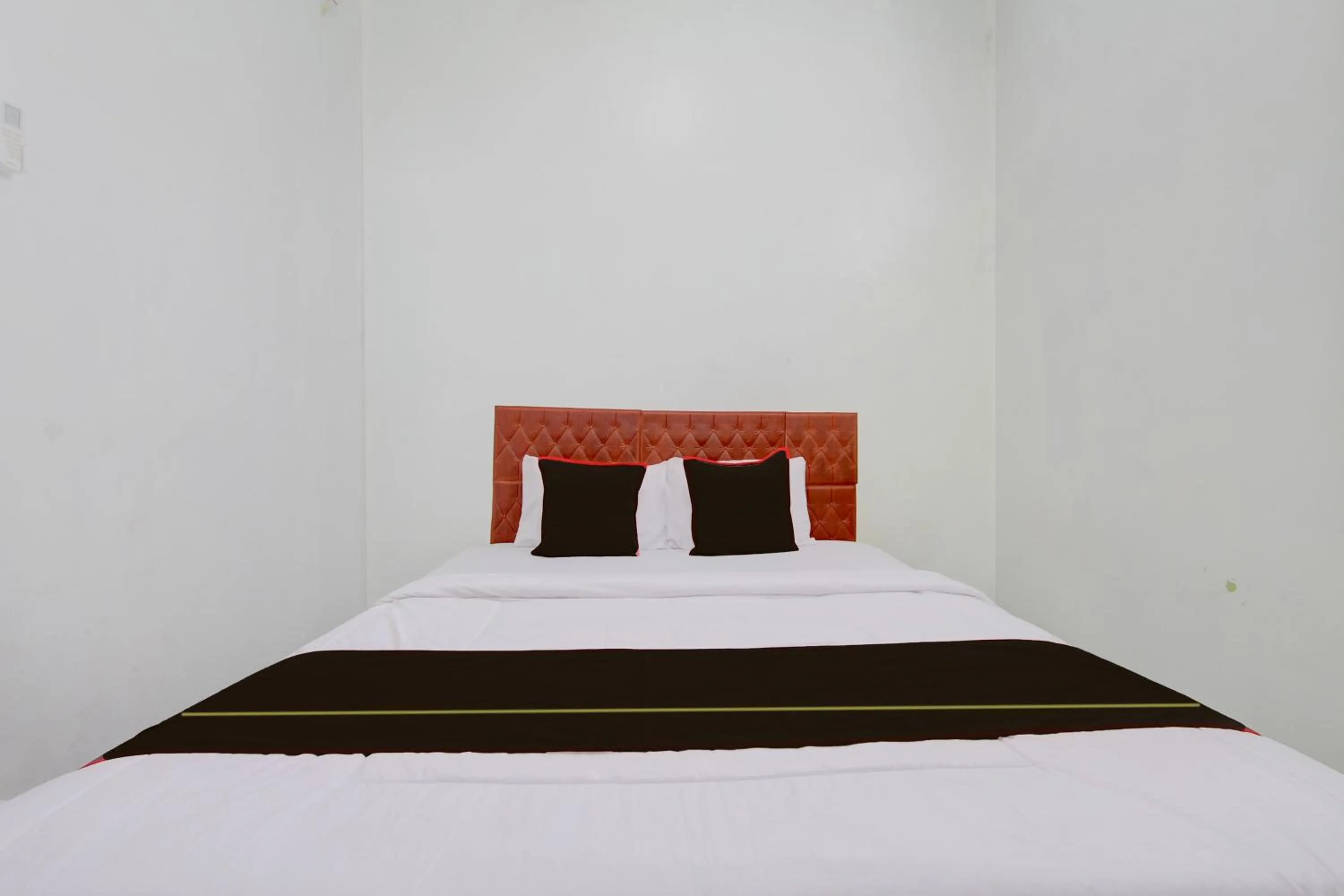 Bedroom, Bed in Hotel O Mirza Guesthouse Syariah