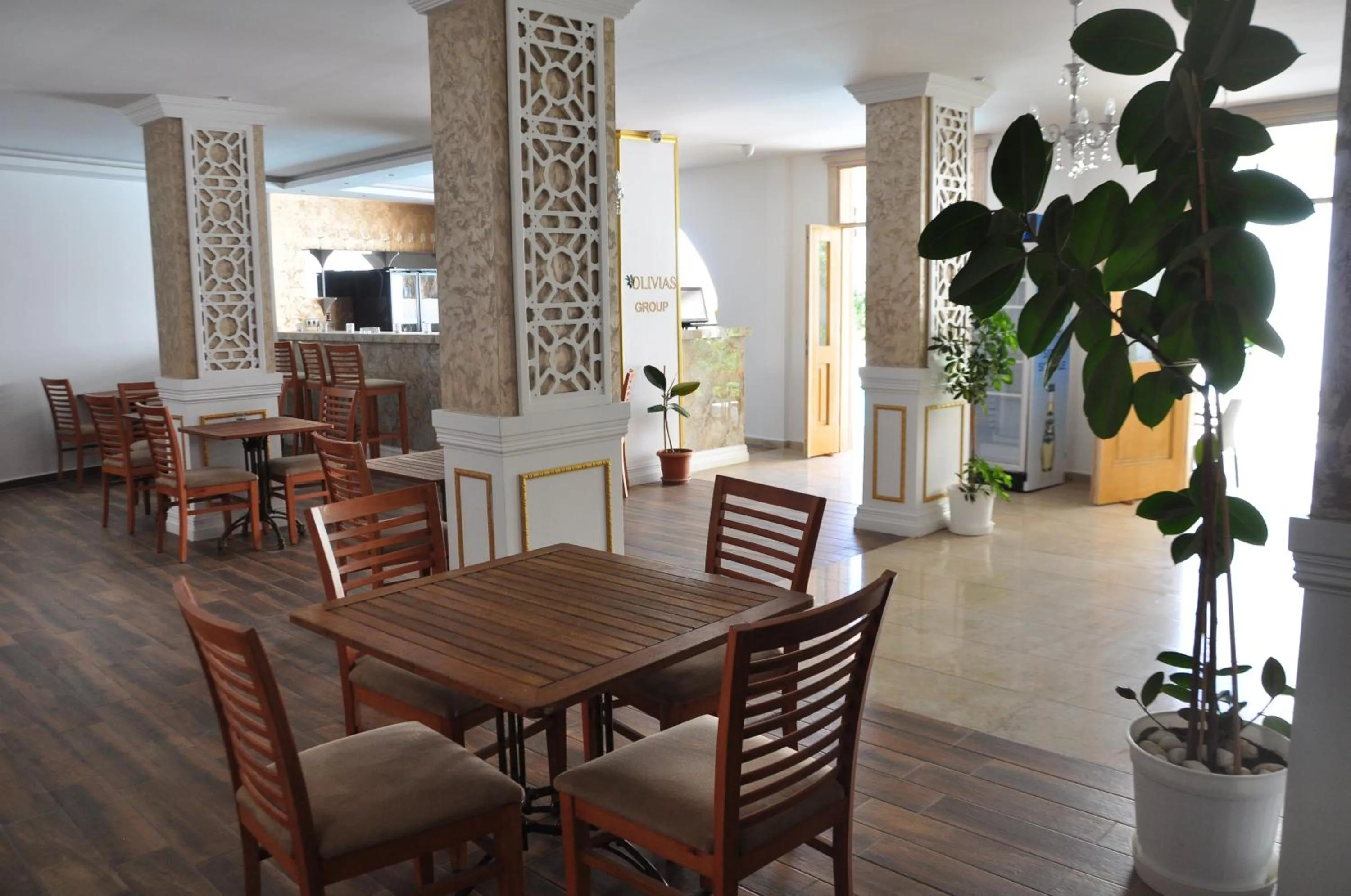 Restaurant/places to eat in Olivias Group Hotel