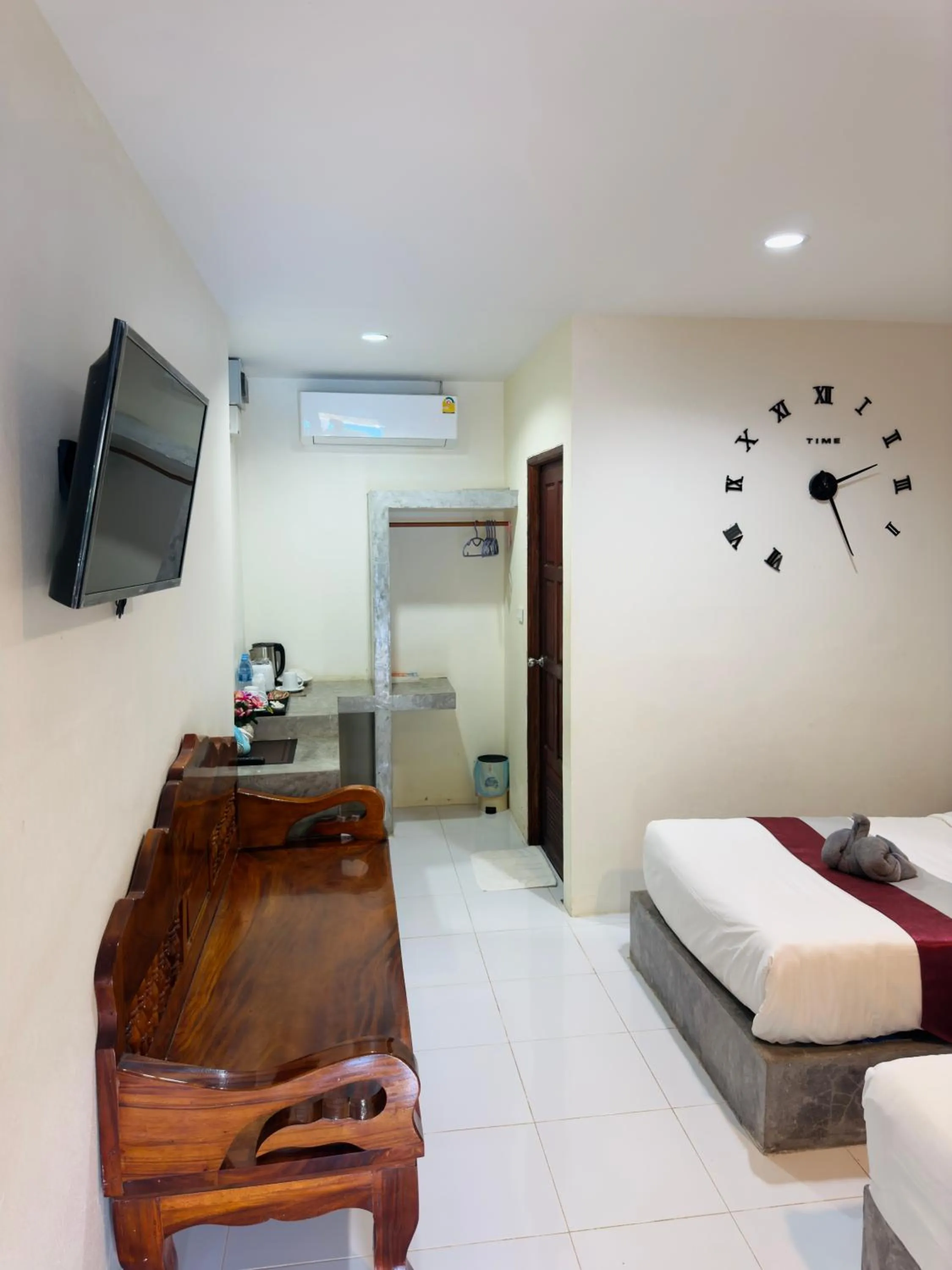 Photo of the whole room, Bed in Andawa Lanta Resort