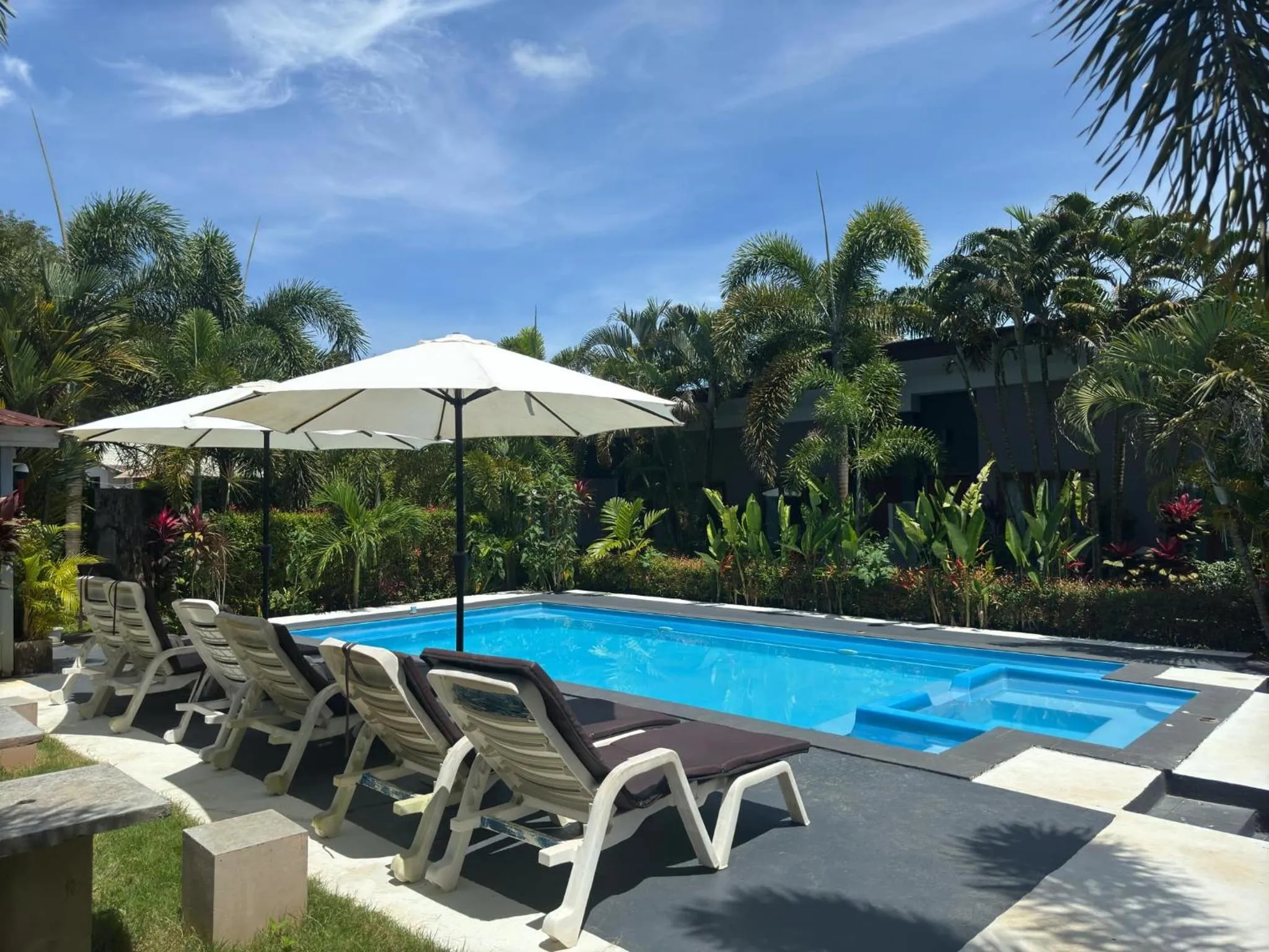 Swimming pool in Andawa Lanta Resort