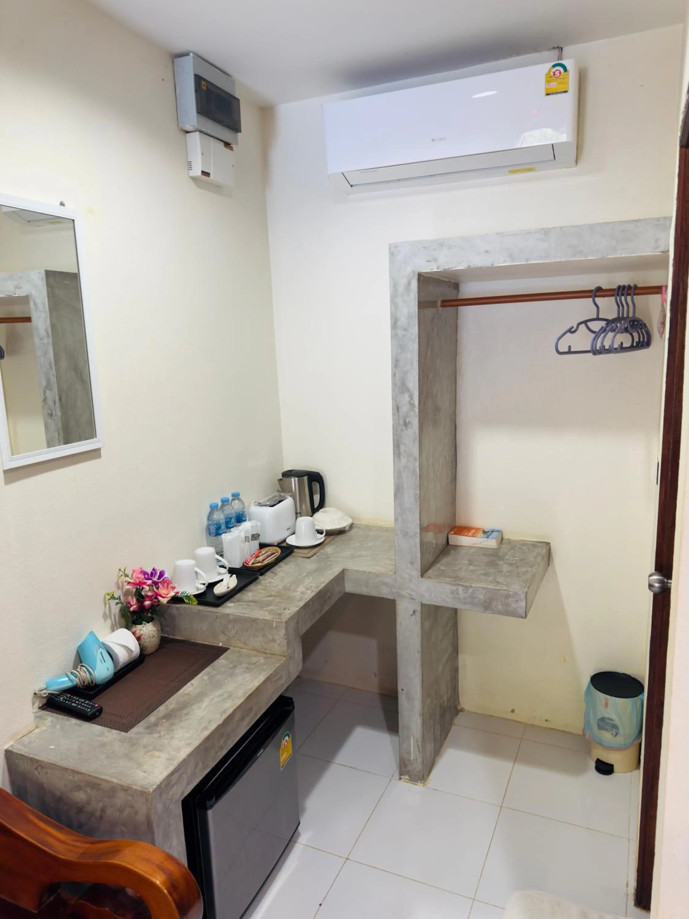 Photo of the whole room in Andawa Lanta Resort