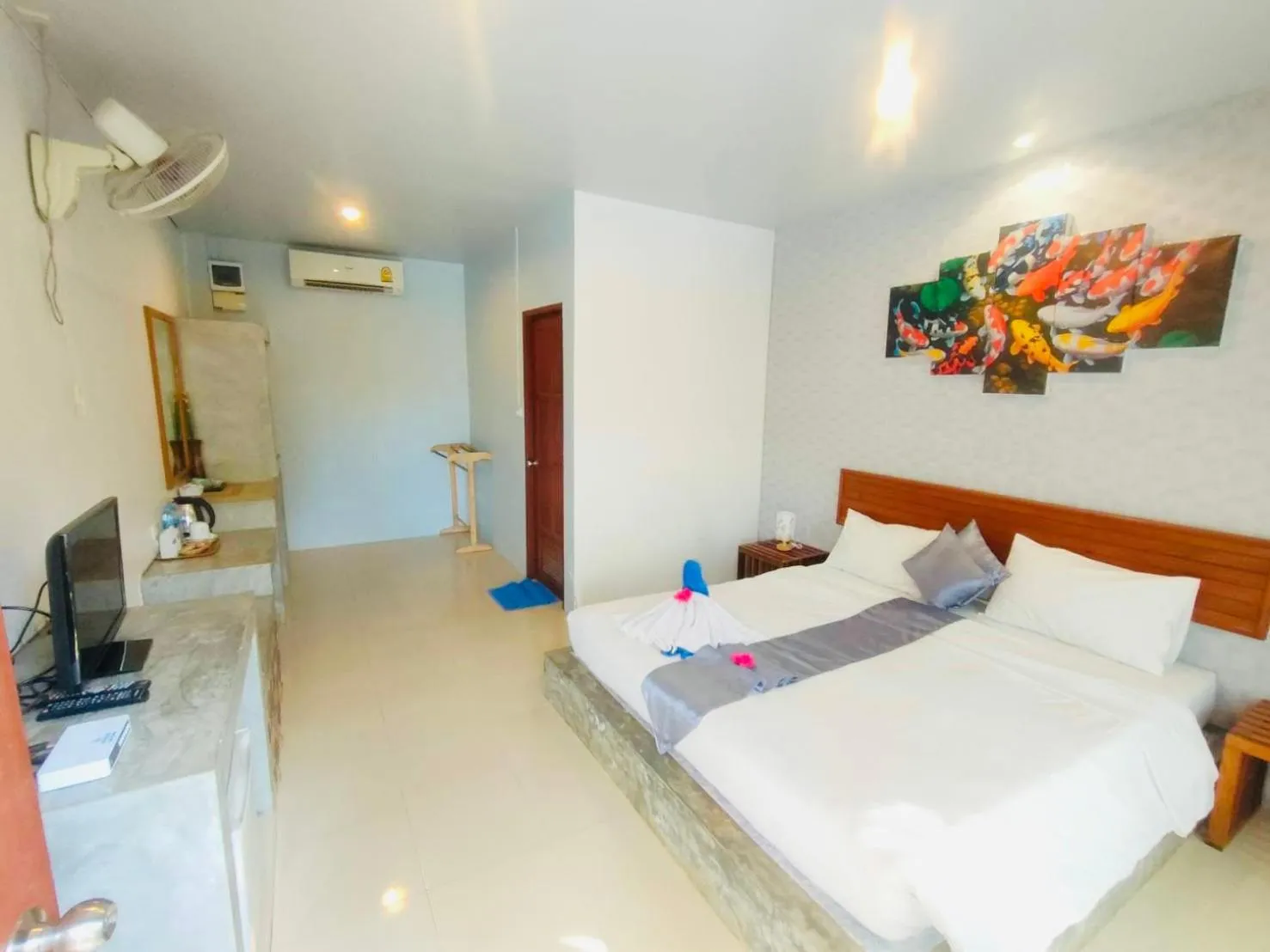 Property building, Bed in Andawa Lanta Resort