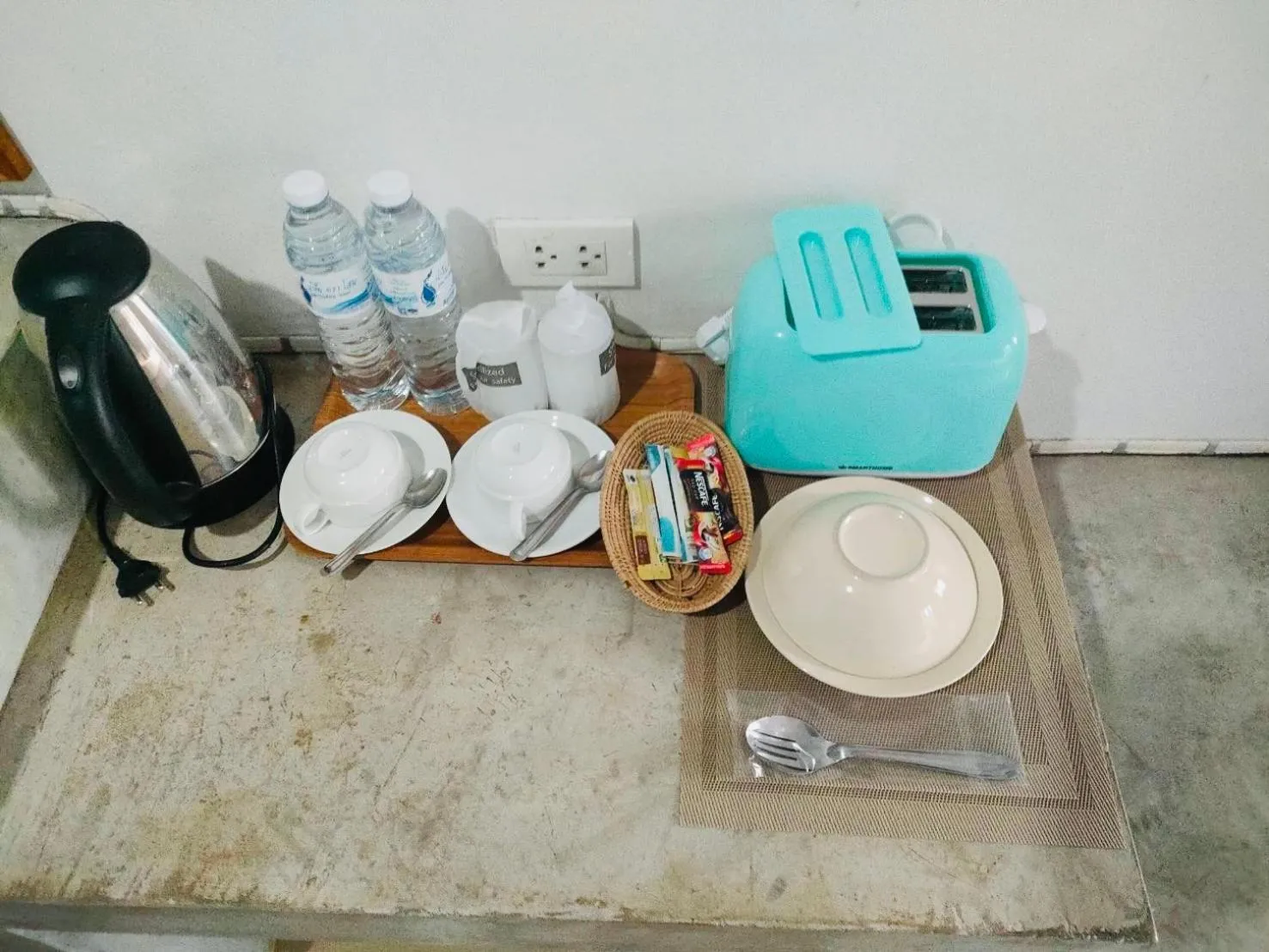 Restaurant/places to eat in Andawa Lanta Resort