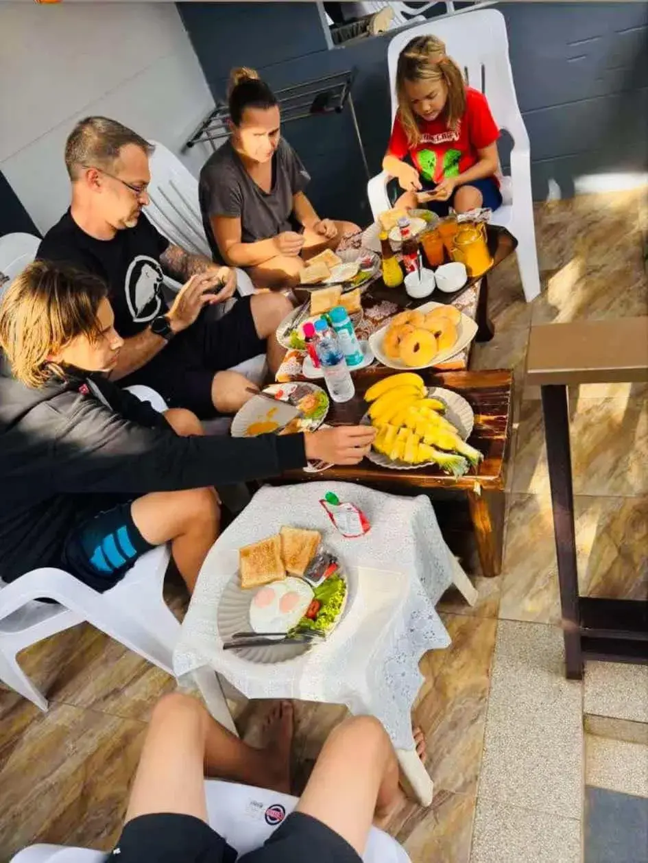 Breakfast in Andawa Lanta Resort Breakfast in Andawa Lanta Resort