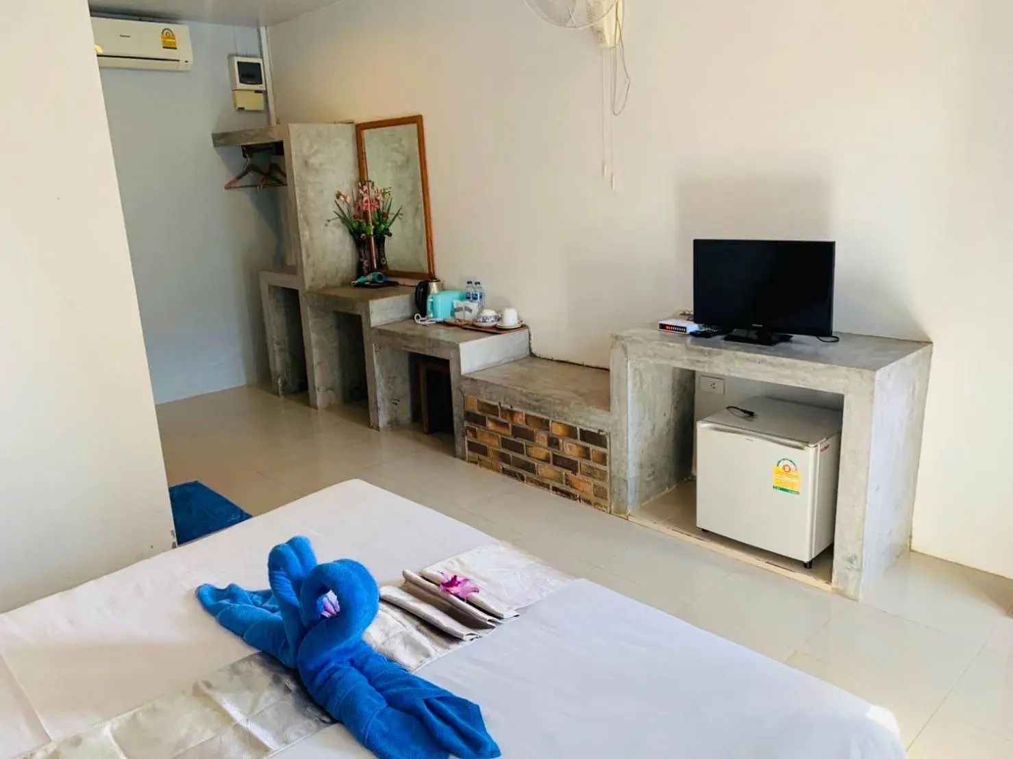 Property building, Bed in Andawa Lanta Resort Property building, Bed in Andawa Lanta Resort
