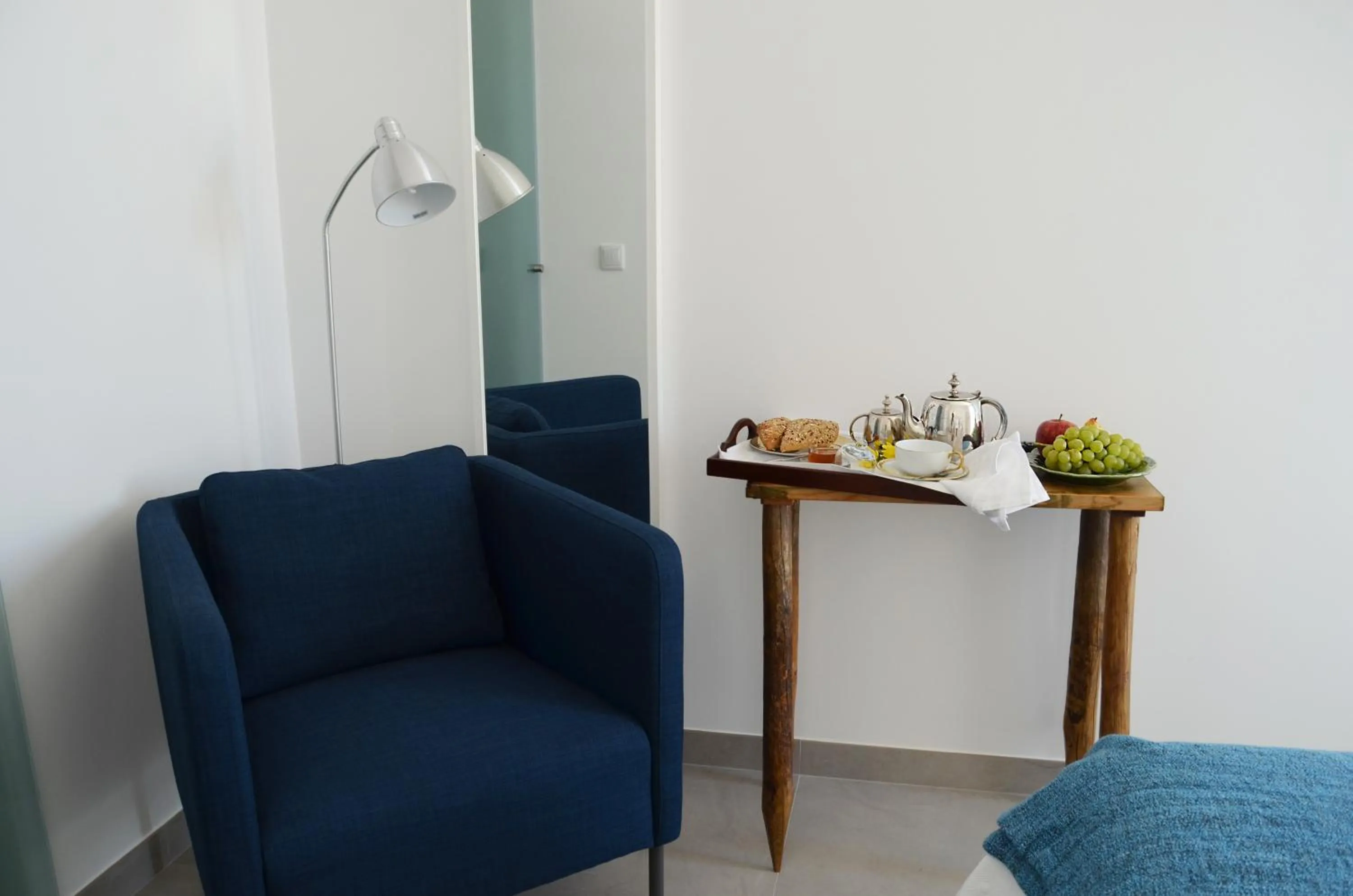 Photo of the whole room in Entre Vinhas & Mar