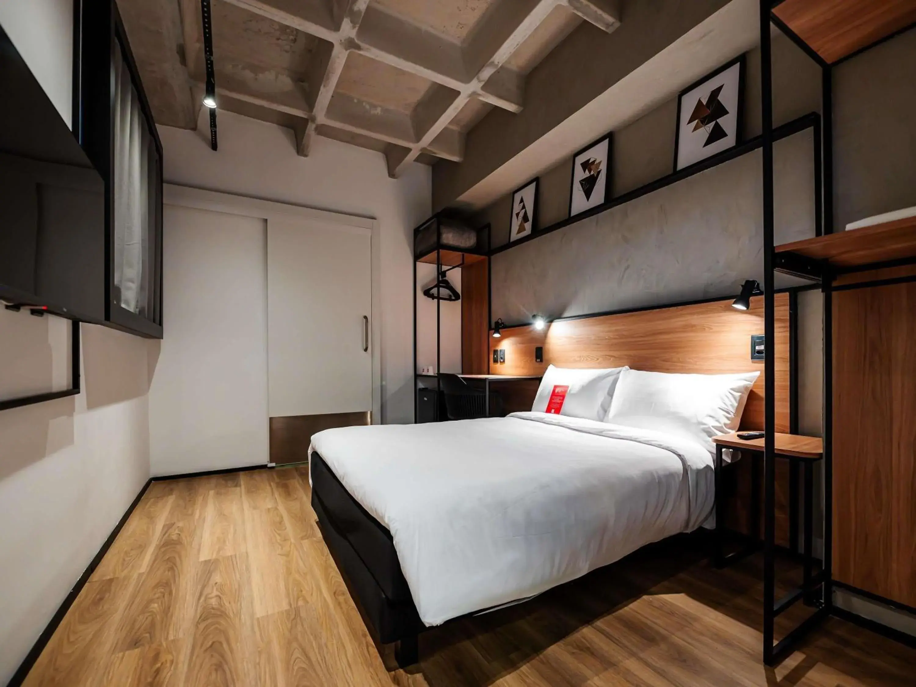 Double Room - single occupancy - Adapted in ibis Pelotas Double Room - single occupancy - Adapted in ibis Pelotas