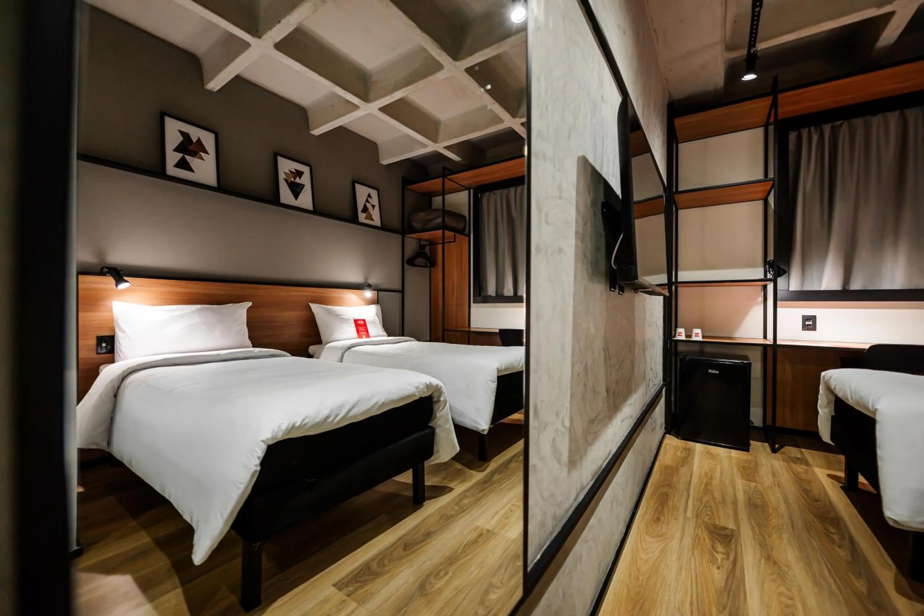 Twin Room with Two Single Beds - single occupancy in ibis Pelotas