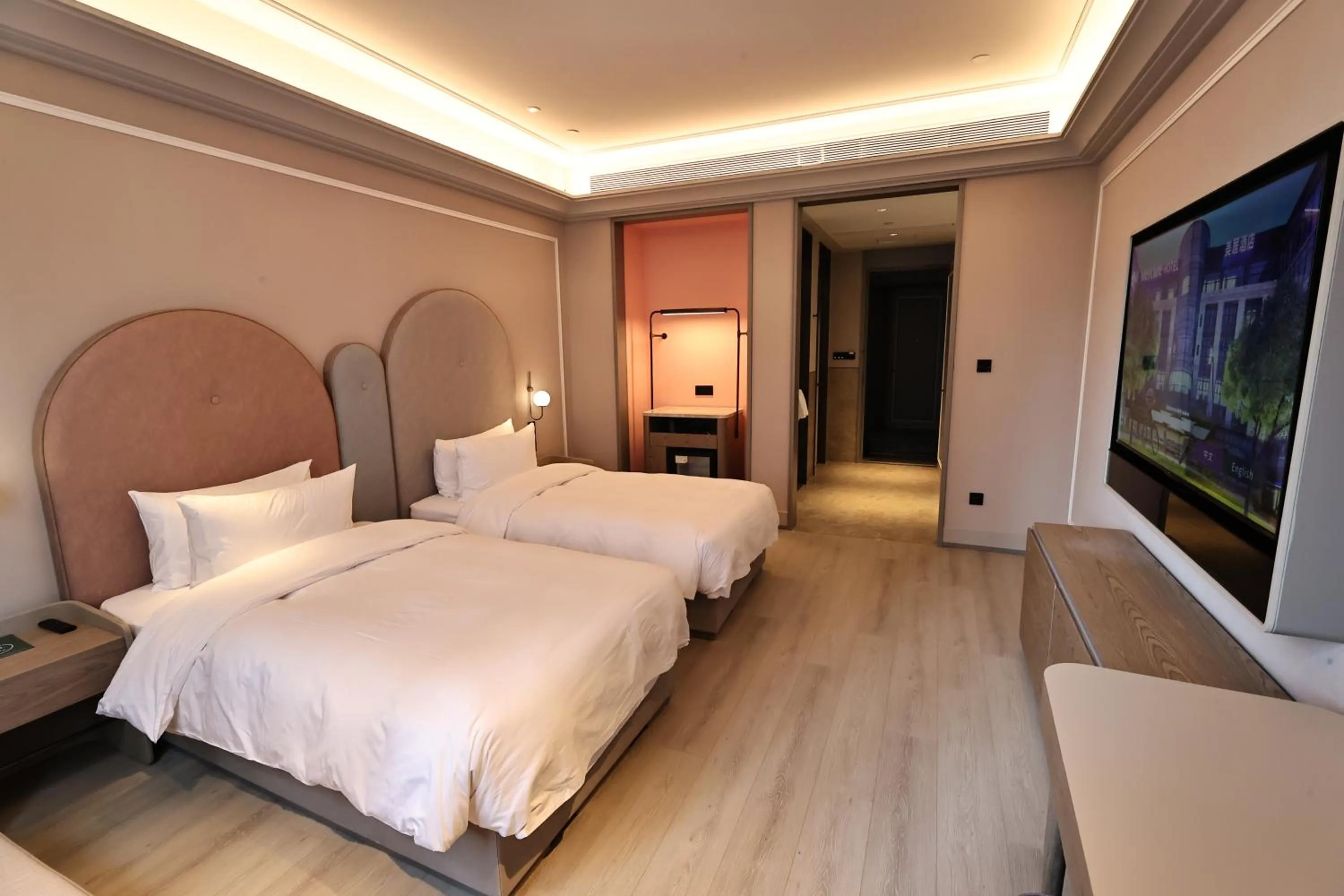 Photo of the whole room, Bed in Mercure Taiyuan City Centre