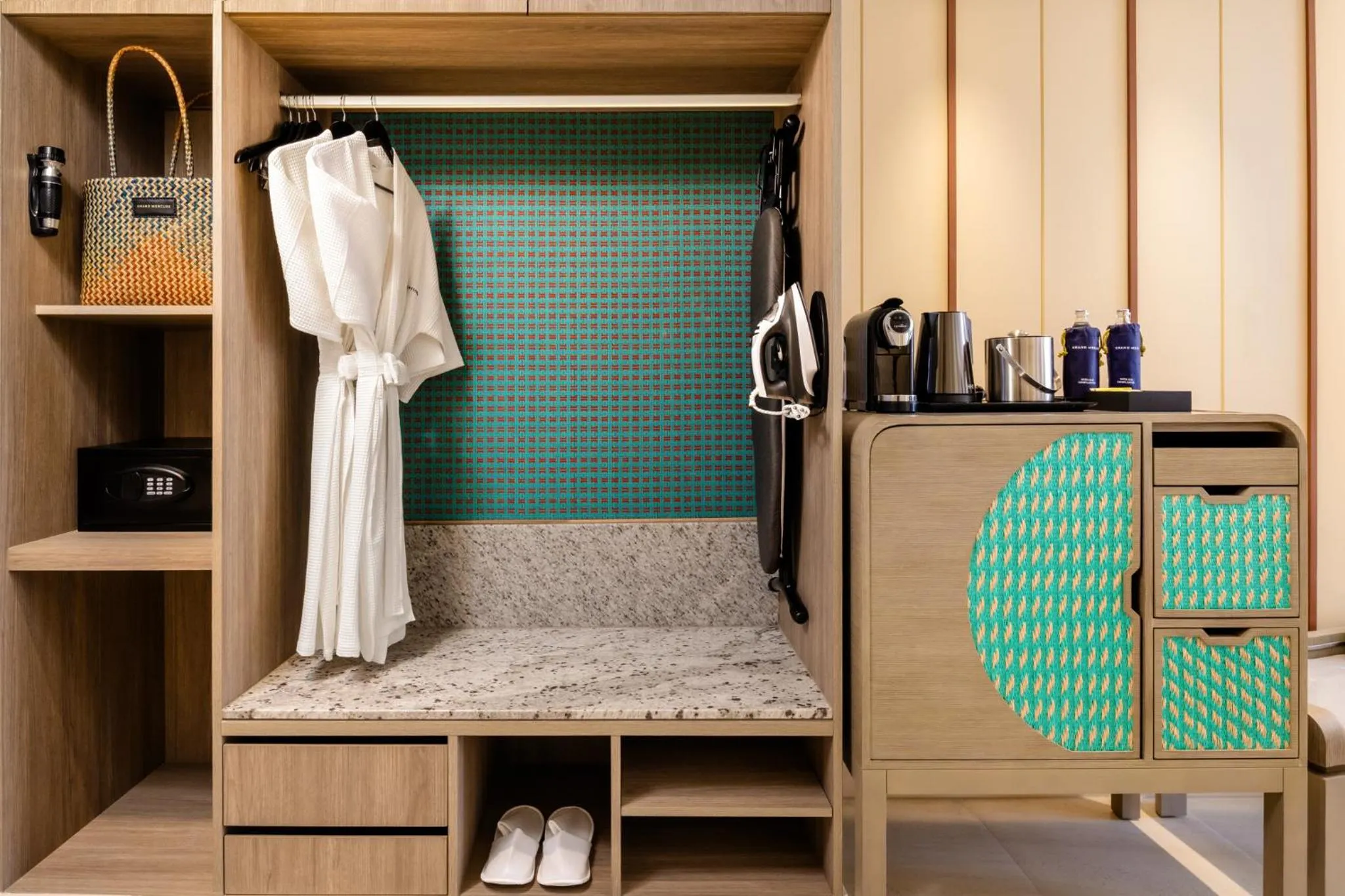 Coffee/tea facilities in Grand Mercure Krabi Ao Nang