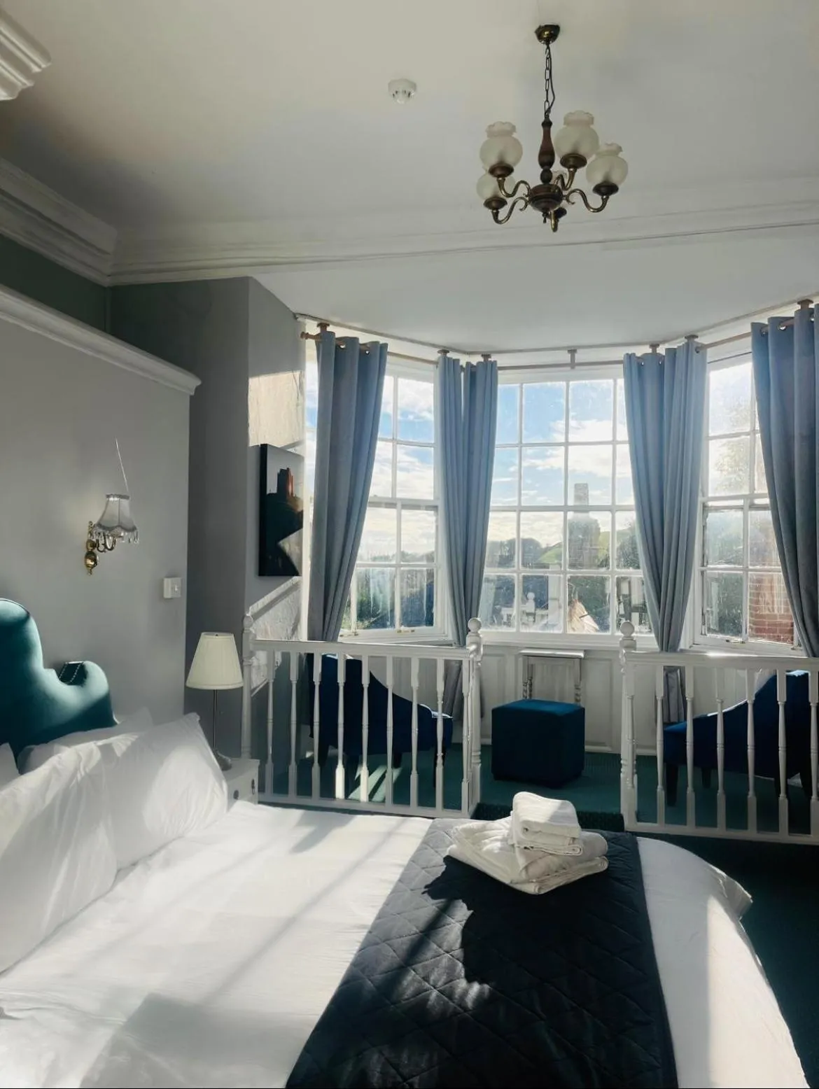 Bedroom, Bed in The Ilchester Arms