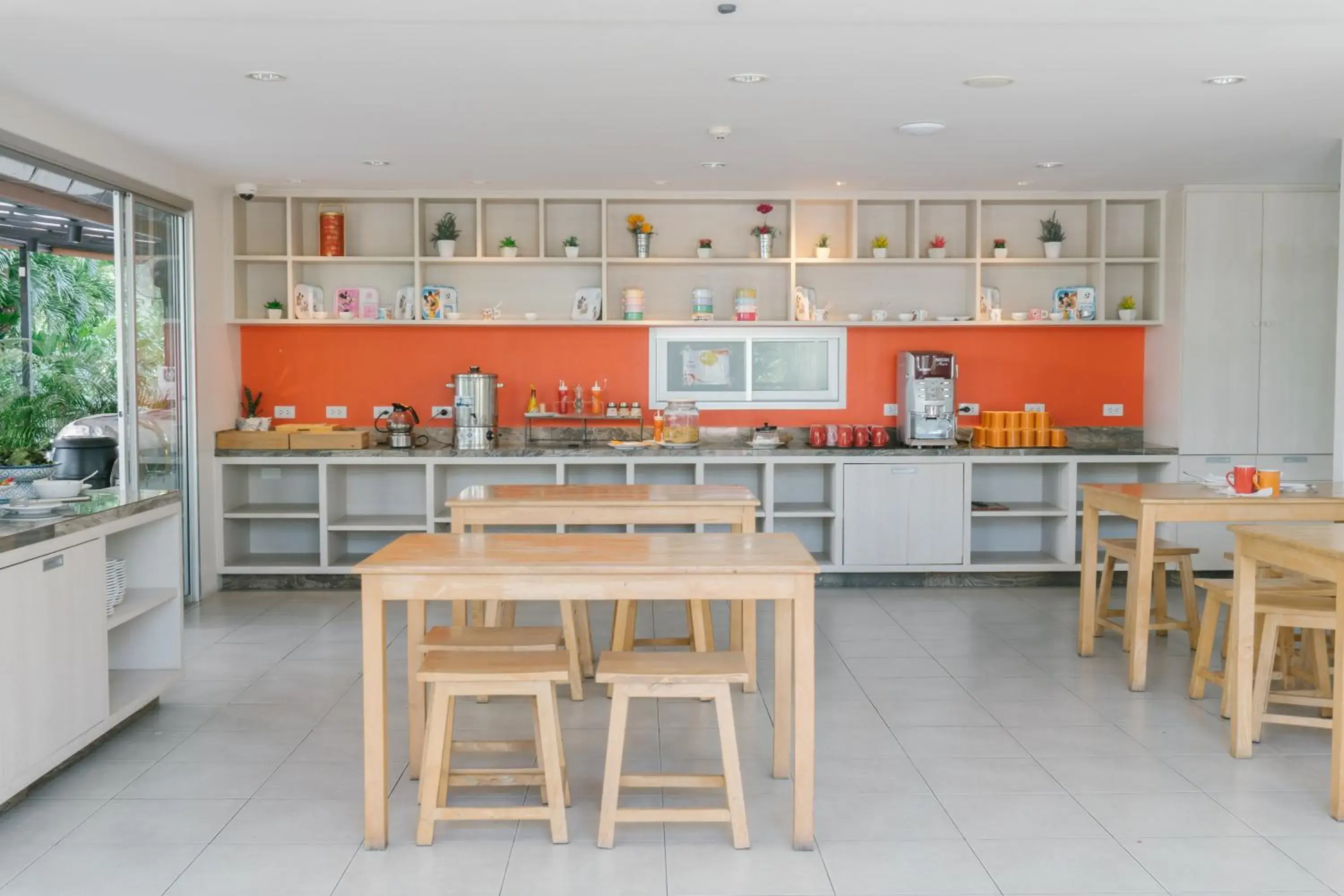 Restaurant/places to eat in Recenta Suite Phuket Suanluang Restaurant/places to eat in Recenta Suite Phuket Suanluang