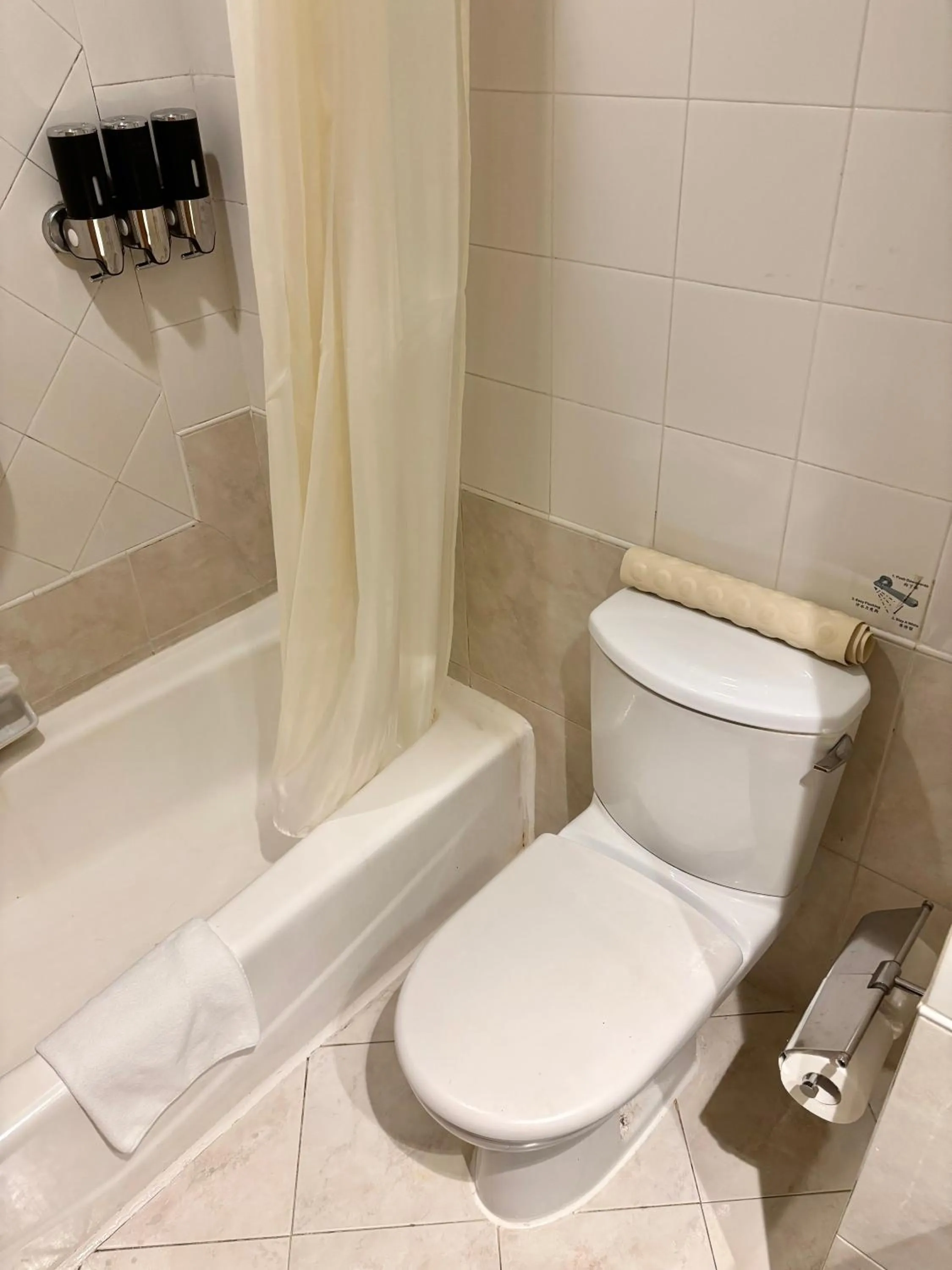 Deluxe 2 Bedrooms Suite (22-28/F) in Ramada Hong Kong Grand View