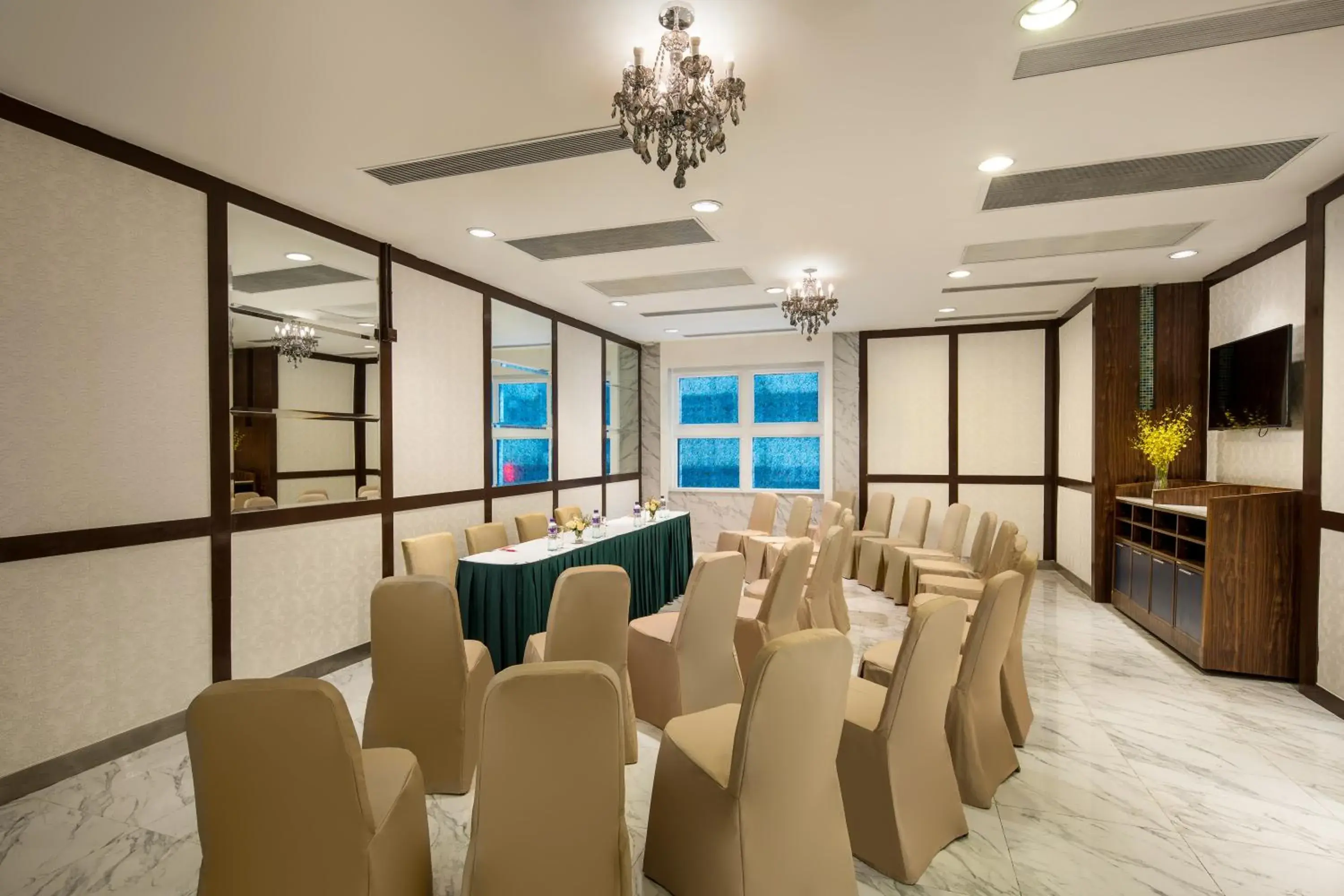 Business facilities in Ramada Hong Kong Grand View Business facilities in Ramada Hong Kong Grand View