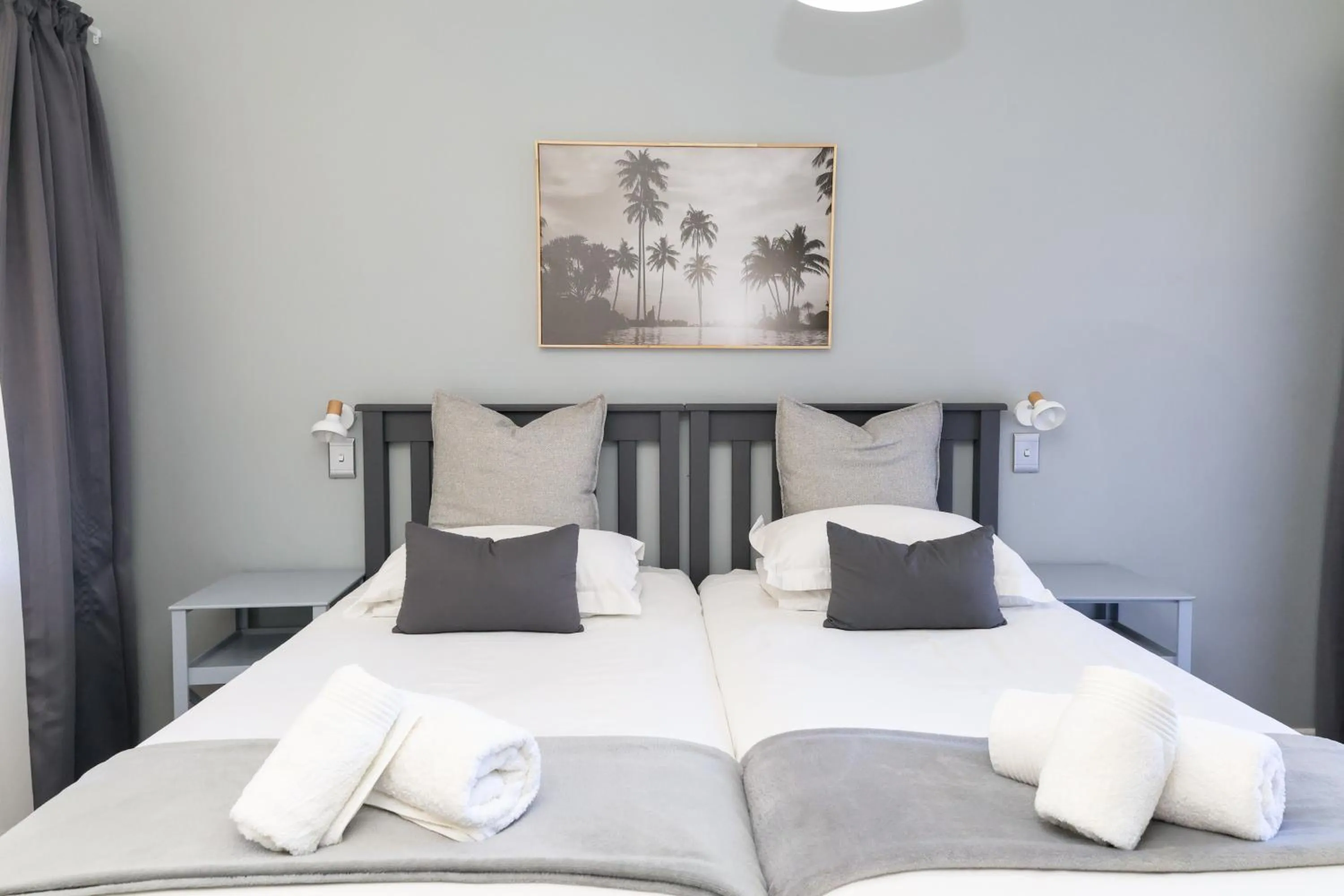 Bed in George Lodge International