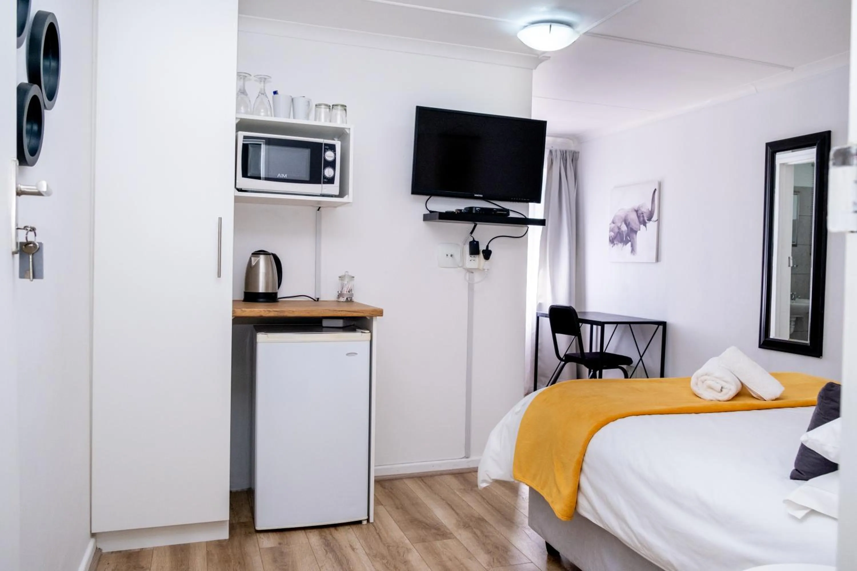 Bed in George Lodge International