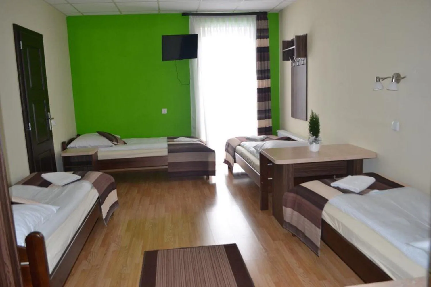 Photo of the whole room, Bed in DW Poronianka