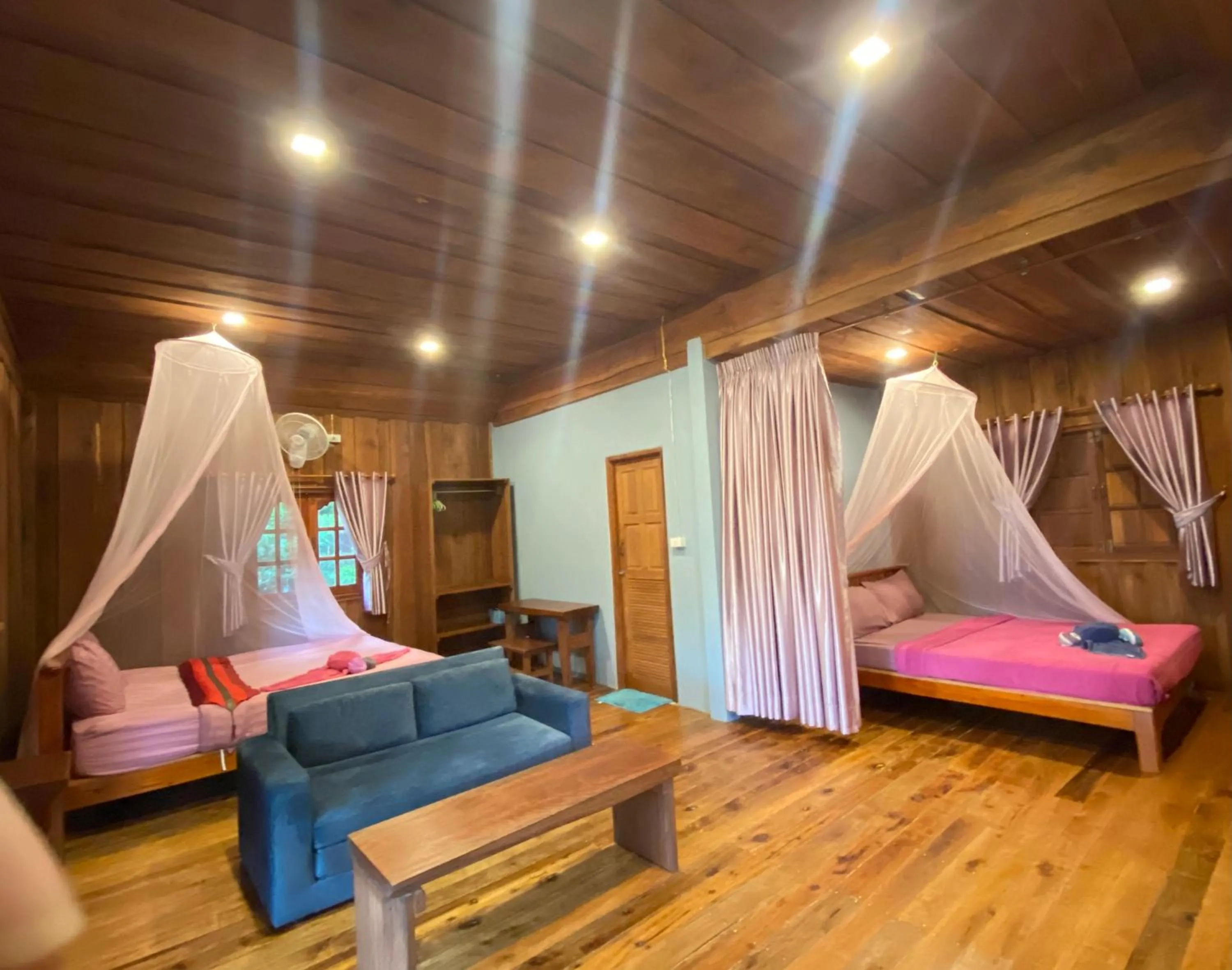 Bed in Nadia Resort Kohjum