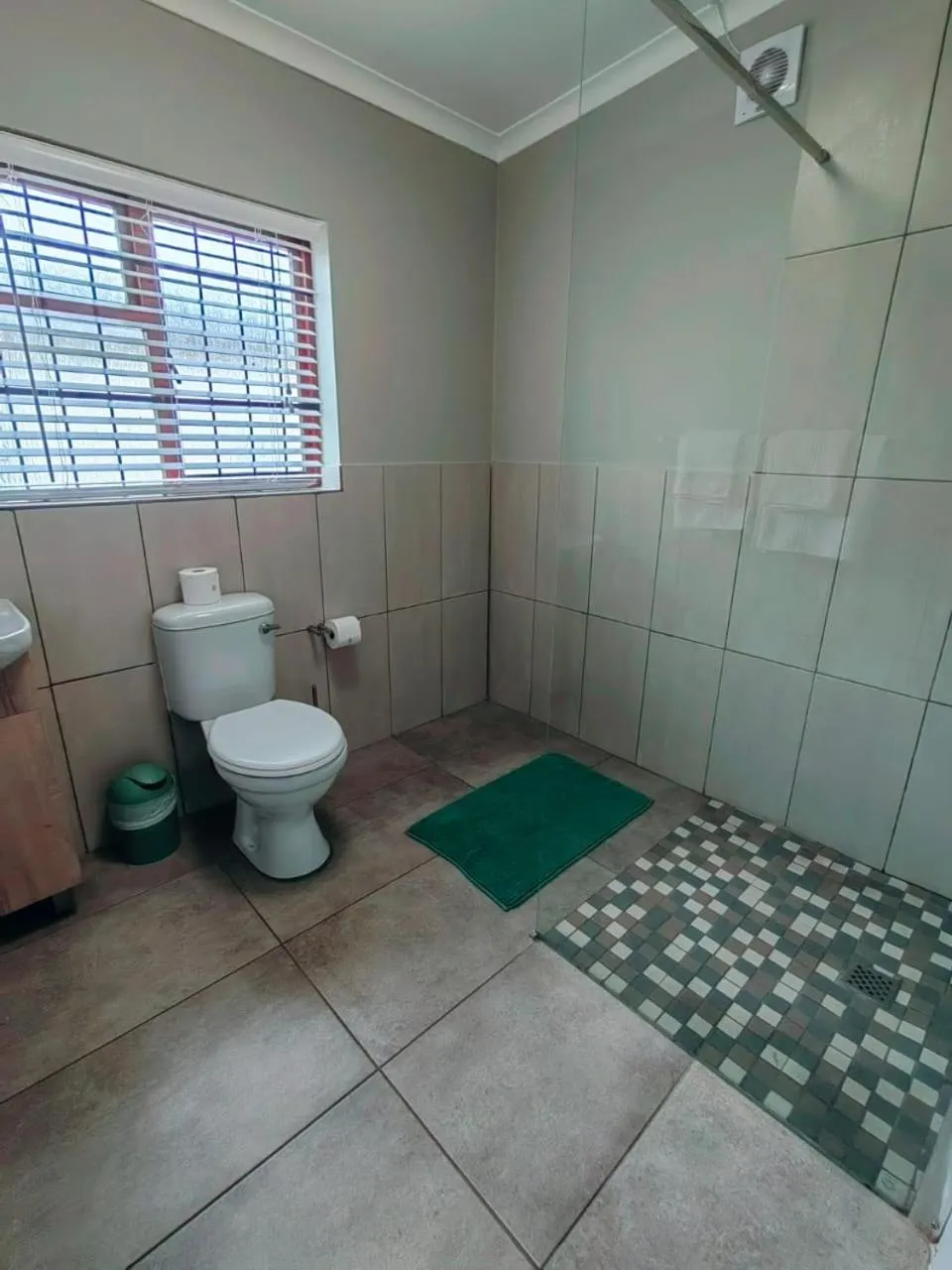 Bathroom in Albertinia Hotel