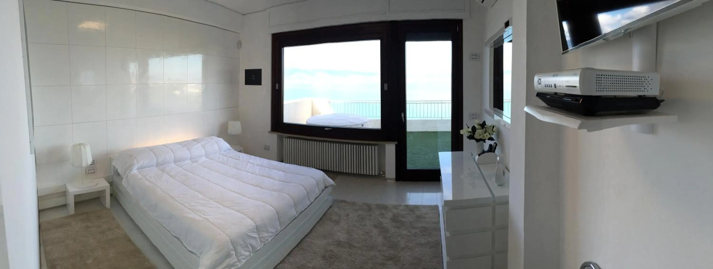 Bedroom, Bed in Reggio Suite Luxury