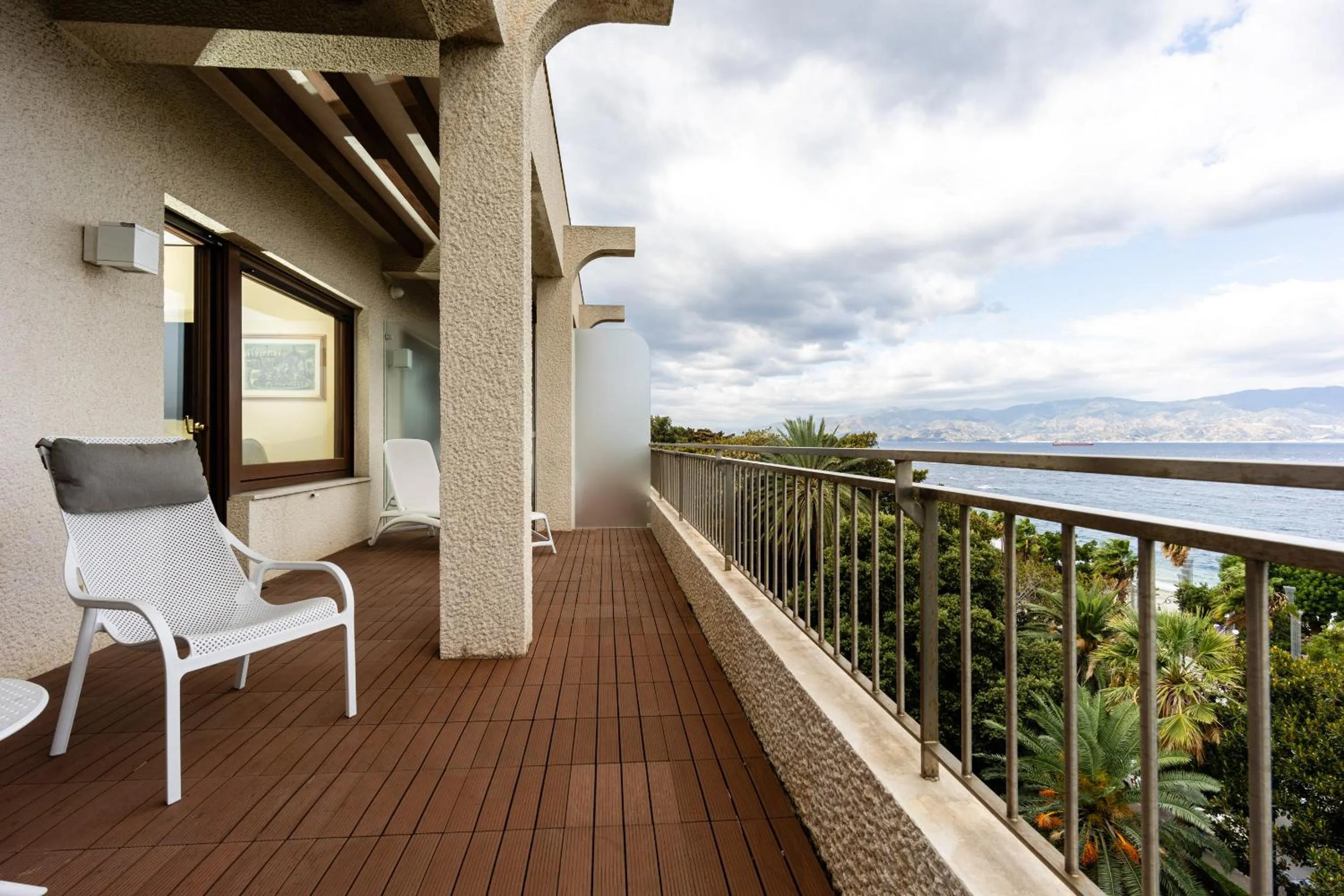 Sea view in Reggio Suite Luxury