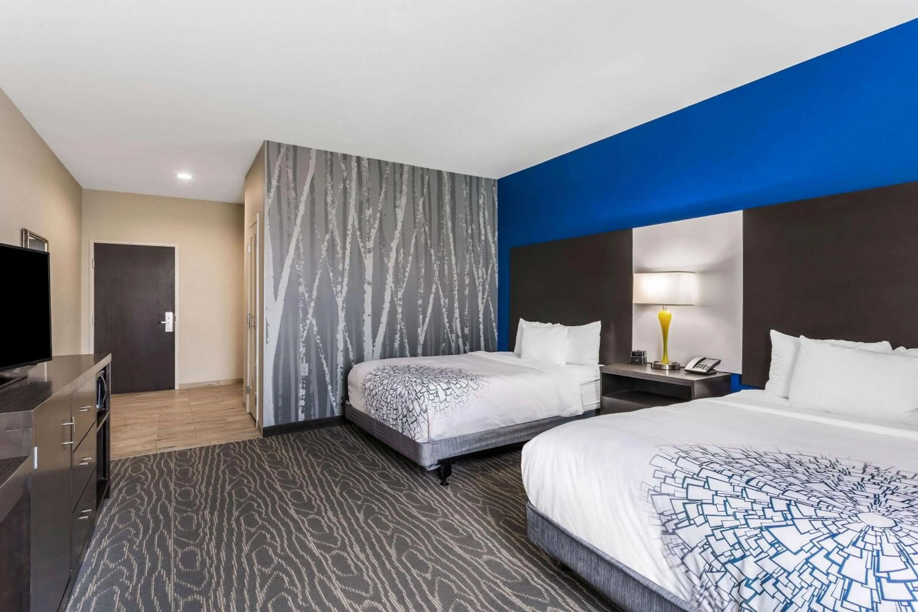 Photo of the whole room, Bed in La Quinta by Wyndham Odessa North - Sienna Tower