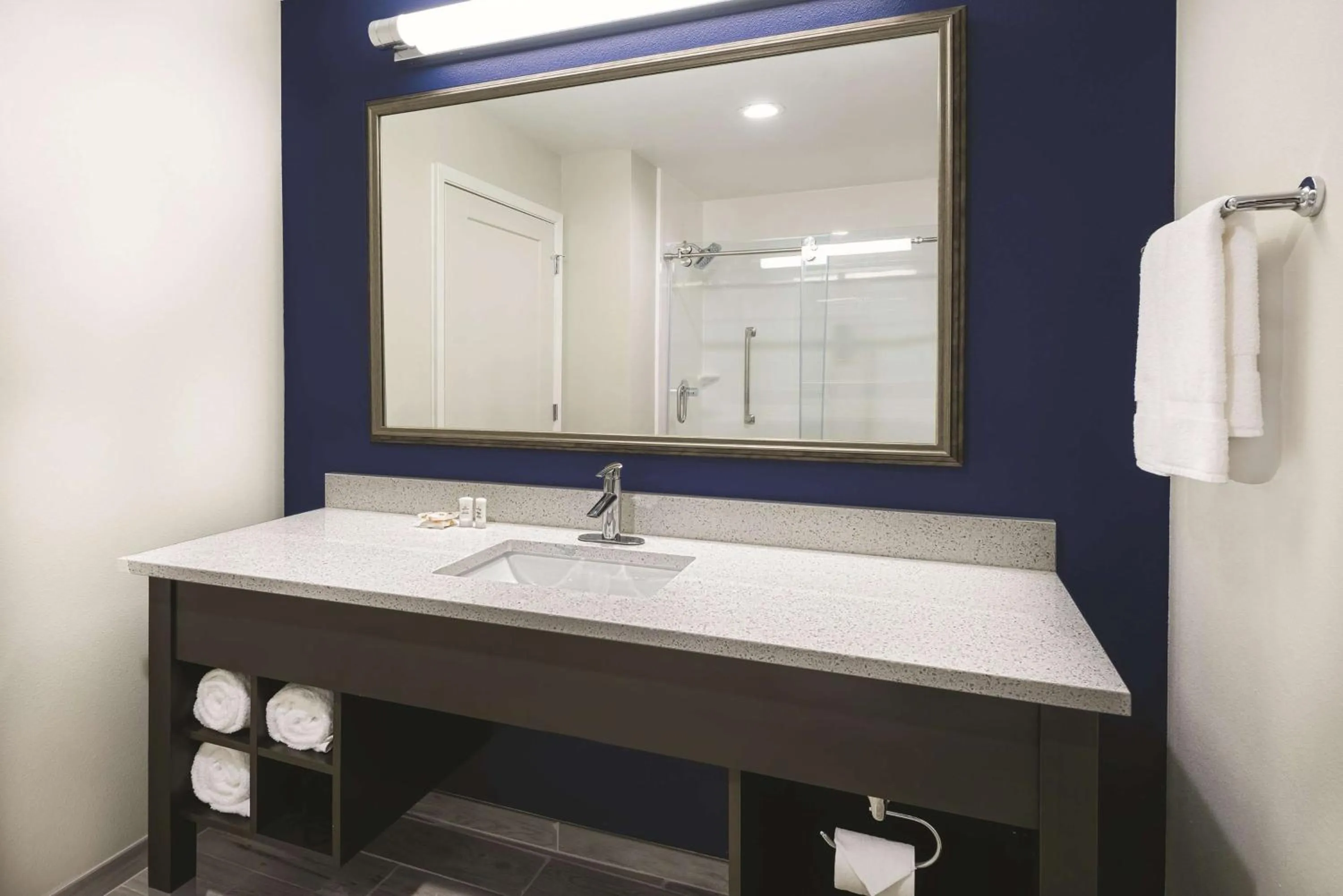 Photo of the whole room in La Quinta by Wyndham Odessa North - Sienna Tower