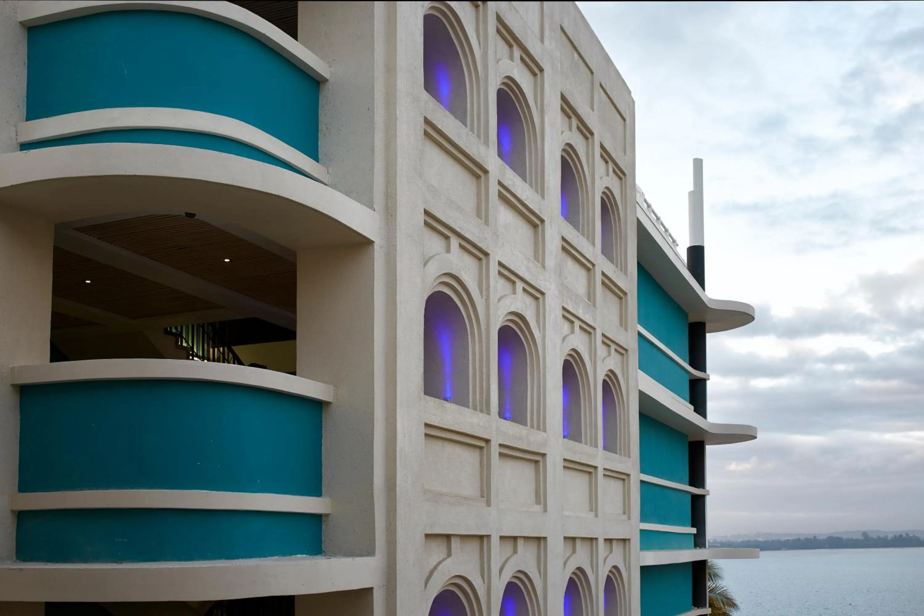 Restaurant/places to eat in Hotel Slipway