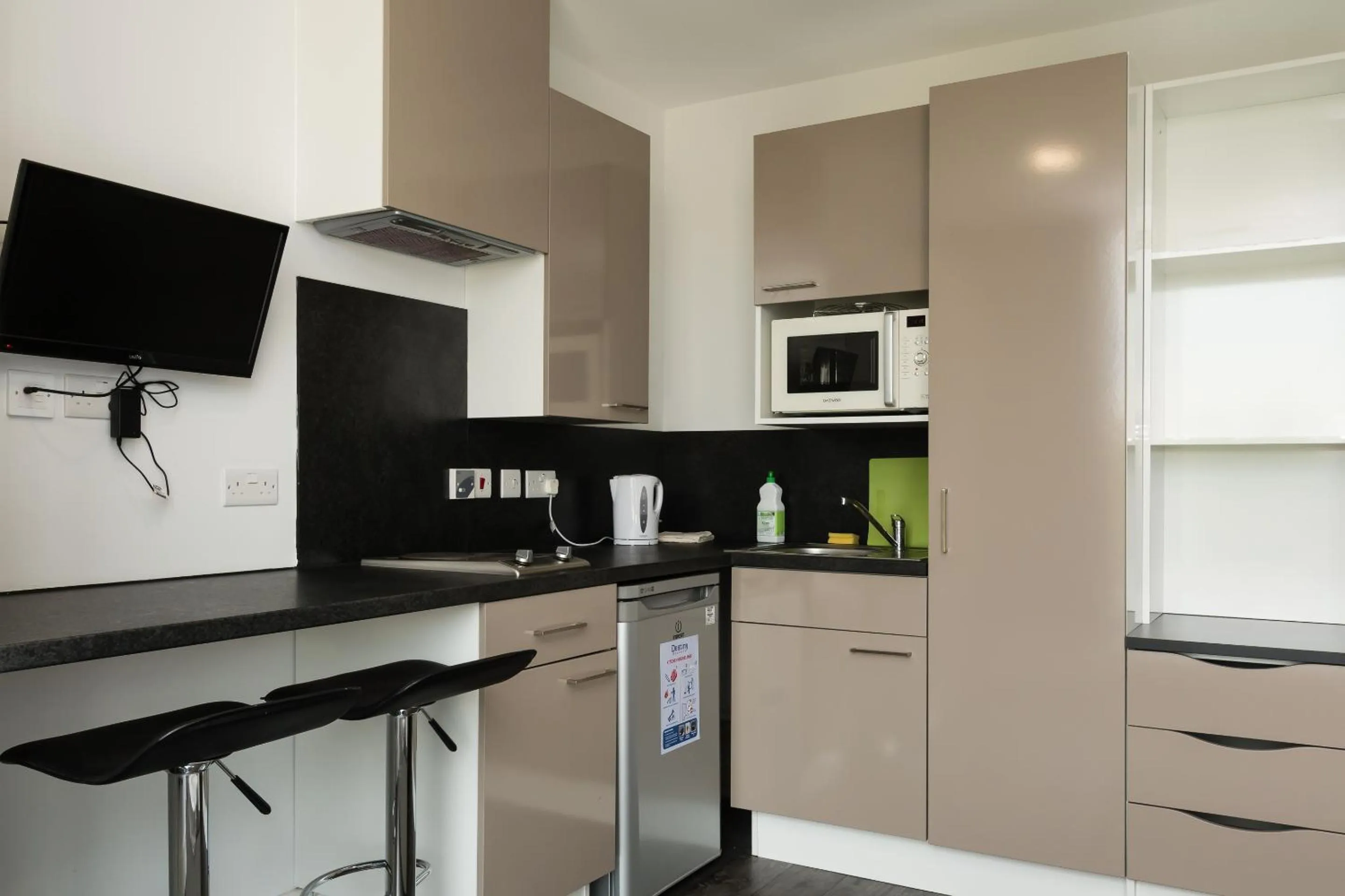 Kitchen or kitchenette in Destiny Student - Holyrood (Brae House)