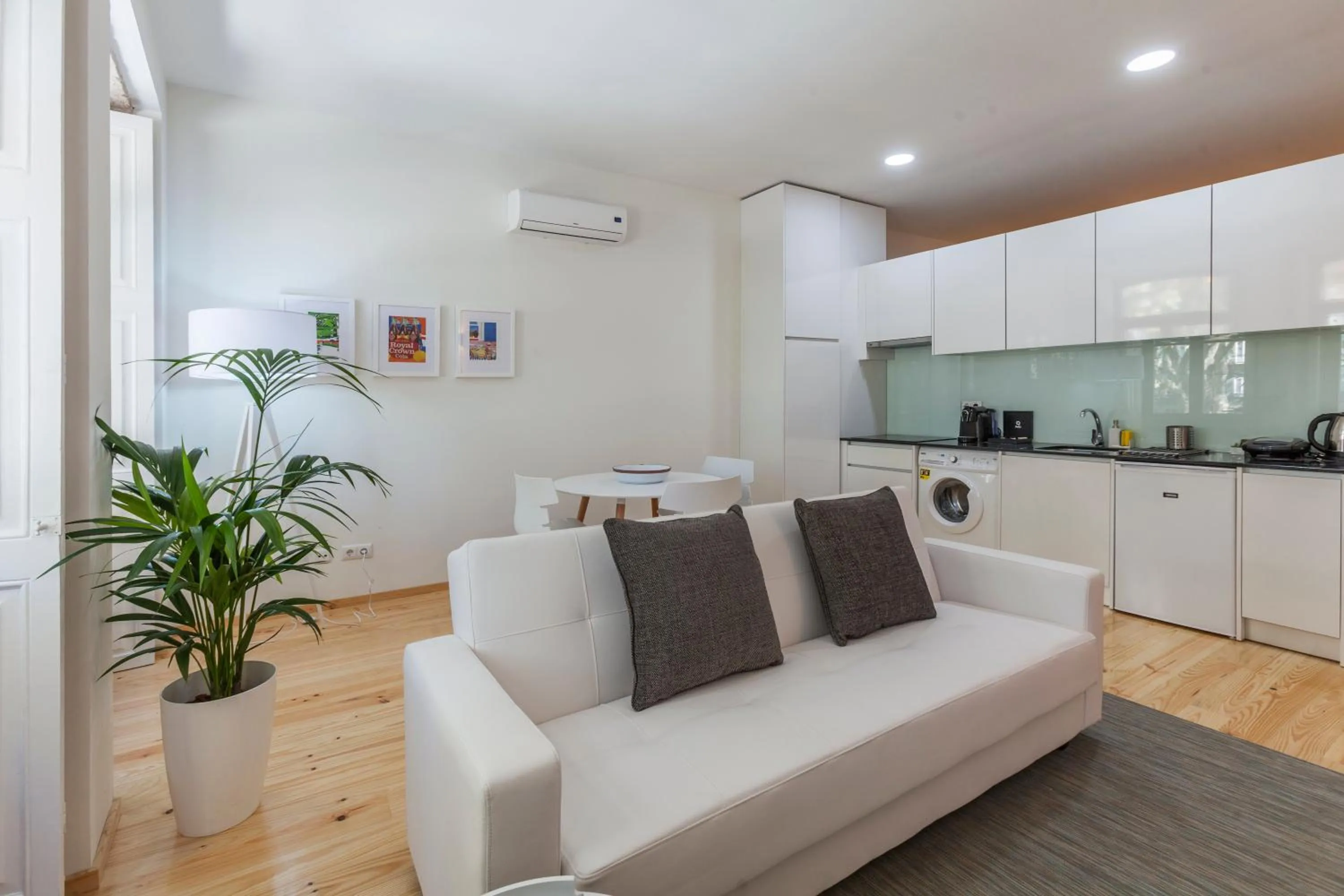 Kitchen or kitchenette in BO - Marquês Apartments