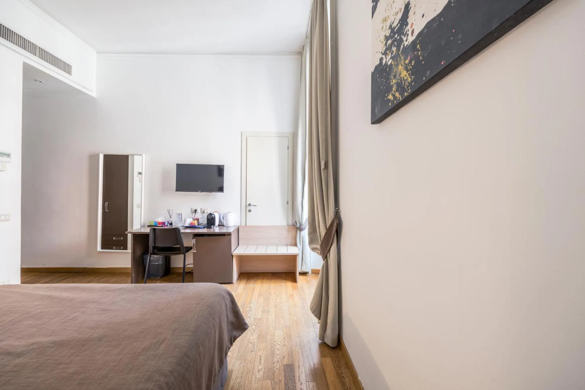 TV and multimedia, Bed in Rome Armony Suites