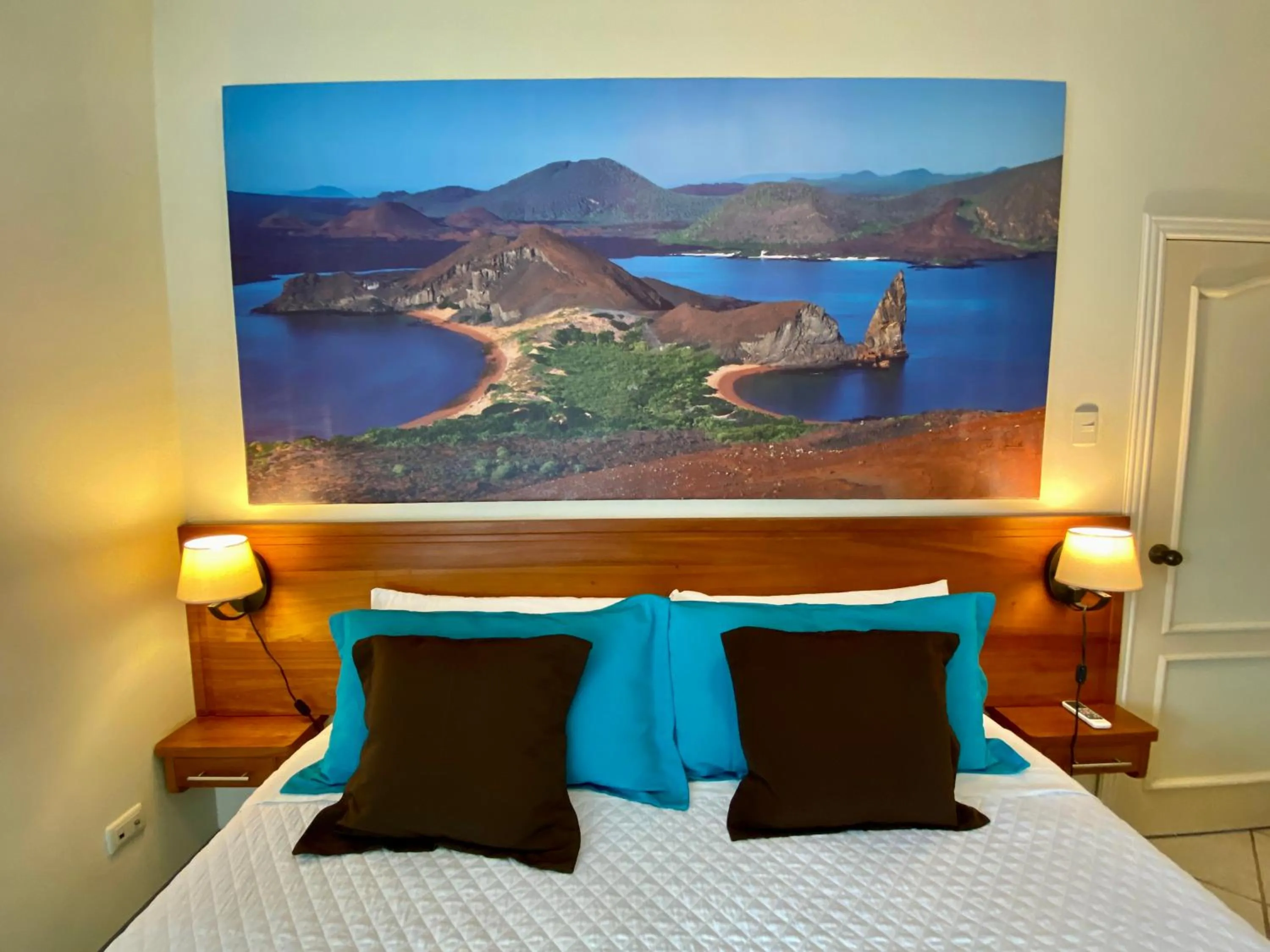 Bed in Torre Mar Galapagos Boutique Suites