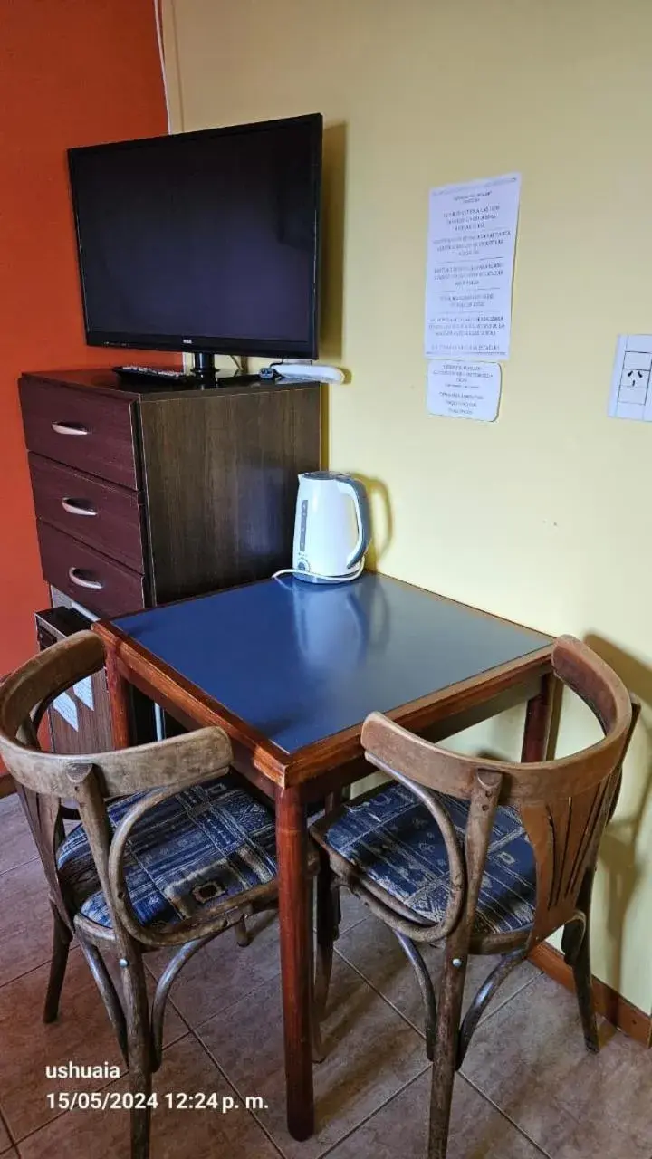 Double or Twin Room with Private Bathroom in Mirador del Beagle Hosteria Double or Twin Room with Private Bathroom in Mirador del Beagle Hosteria