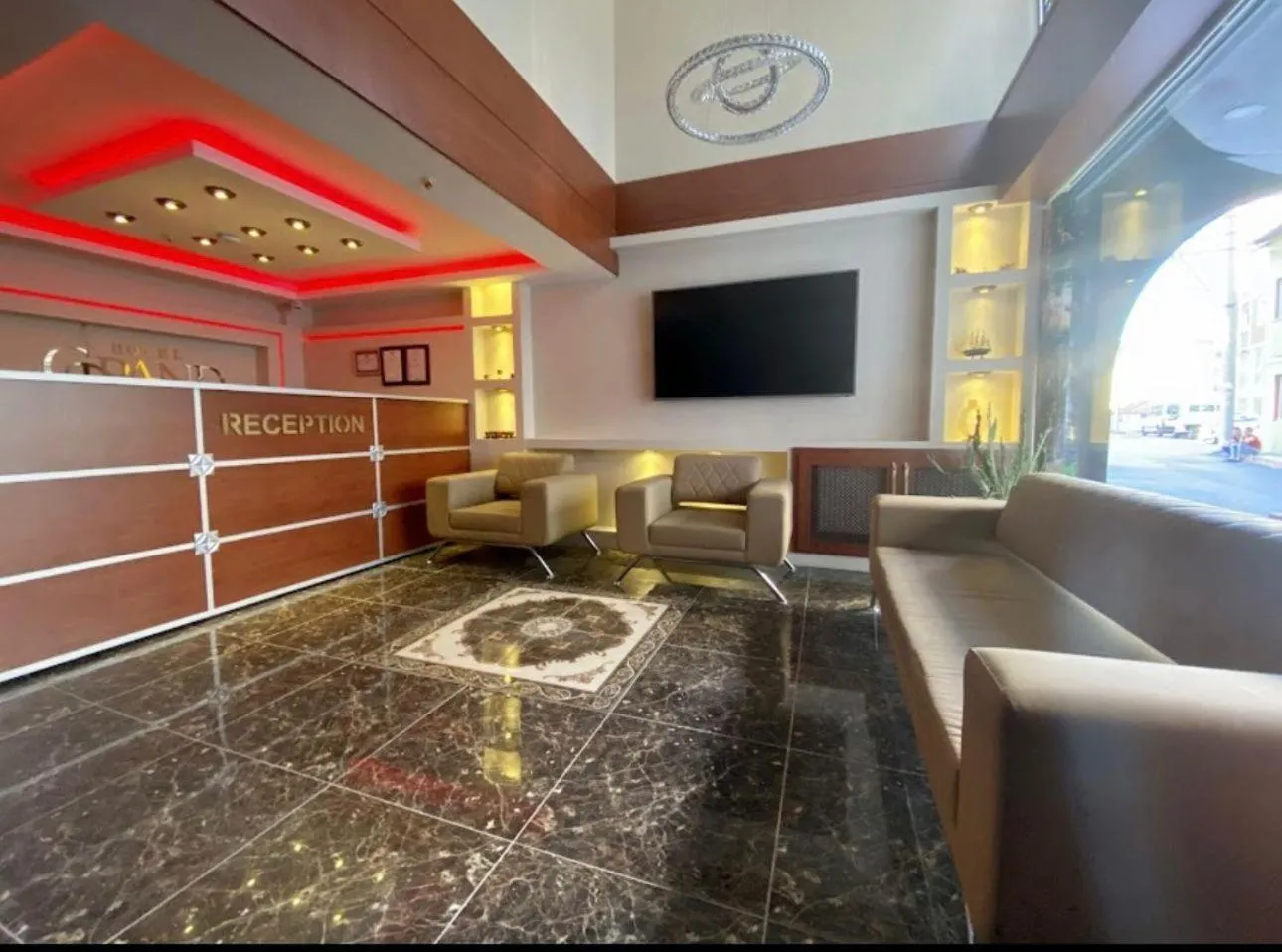 grand life hotel