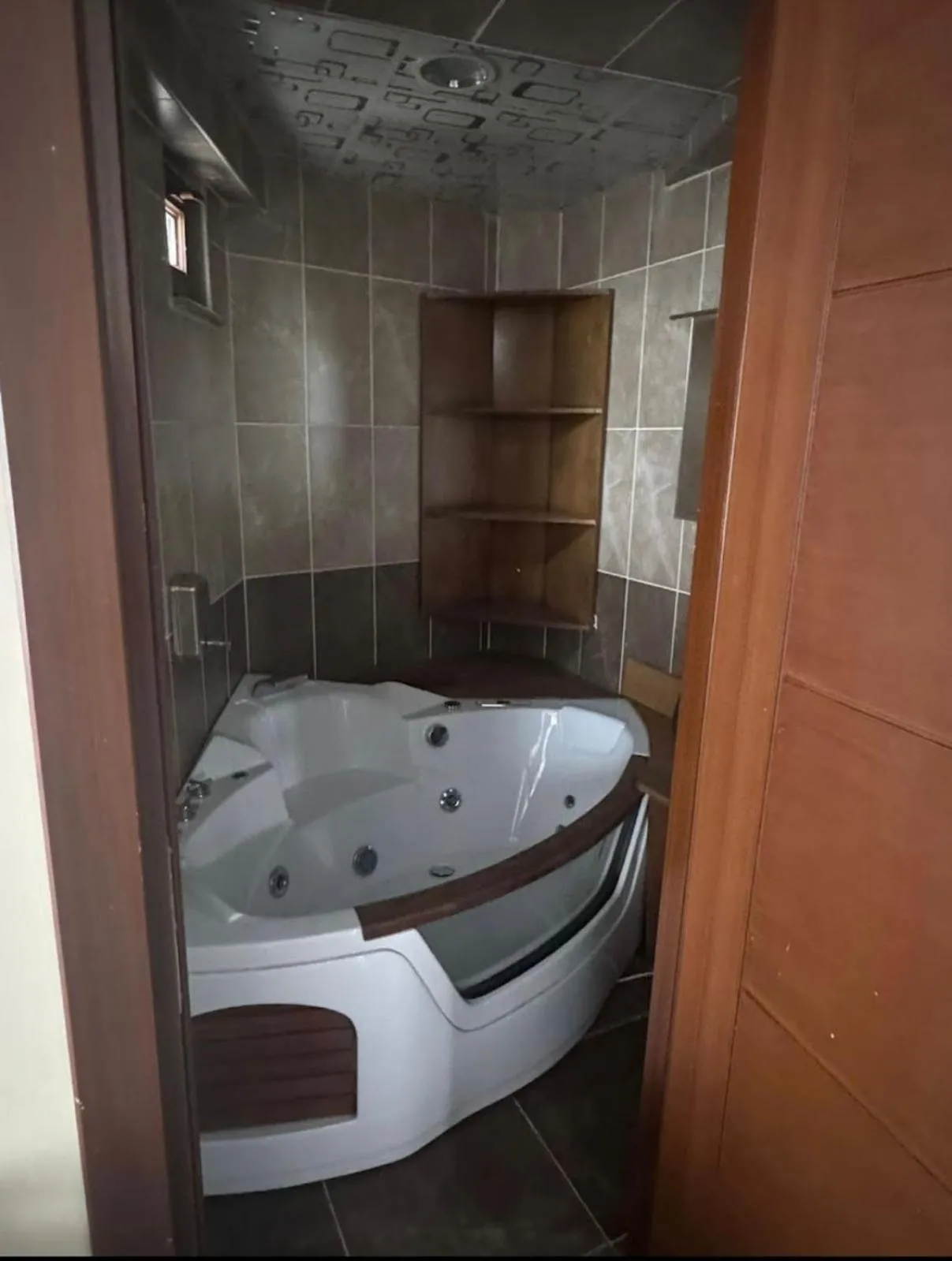 grand life hotel
