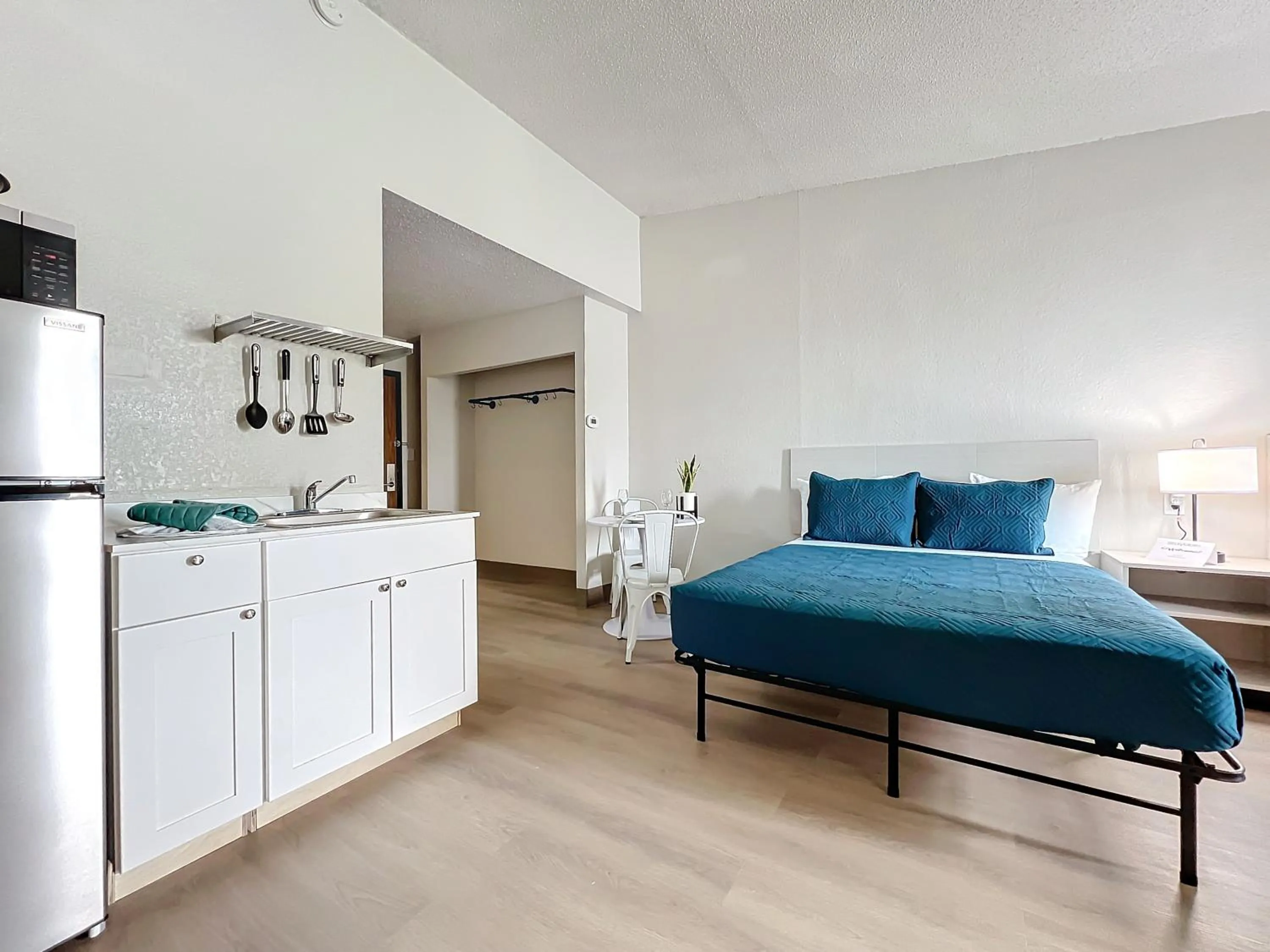 kitchen, Bed in Stayable Kissimmee East