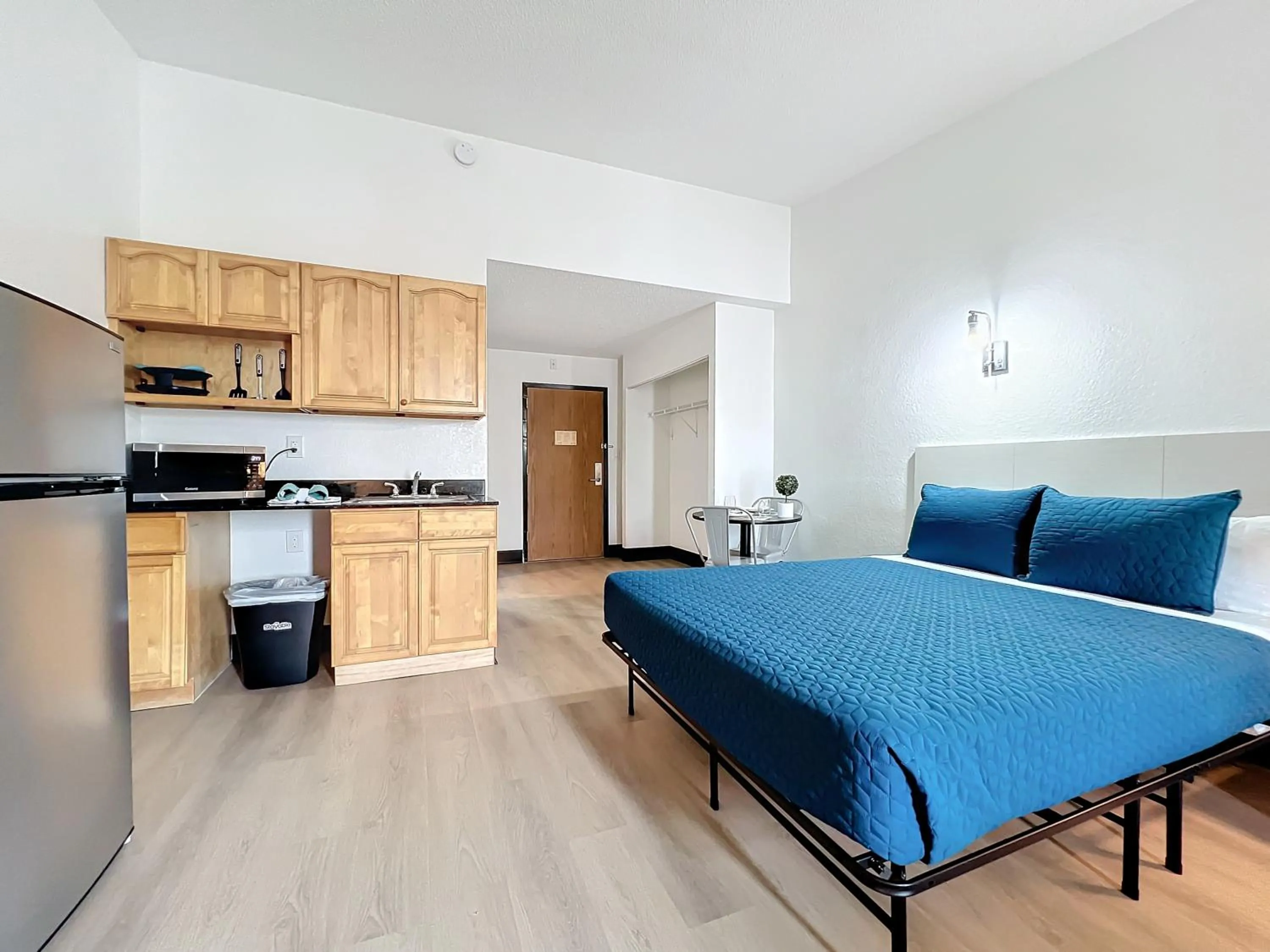 Photo of the whole room in Stayable Kissimmee East