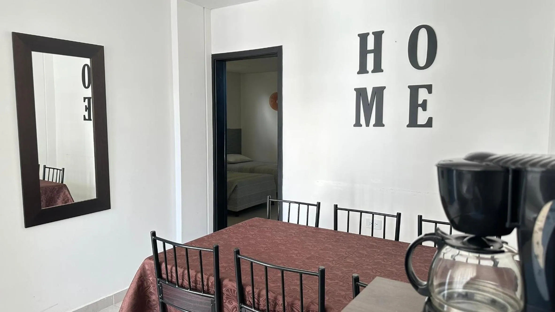 Las Piloneras Apartahotel