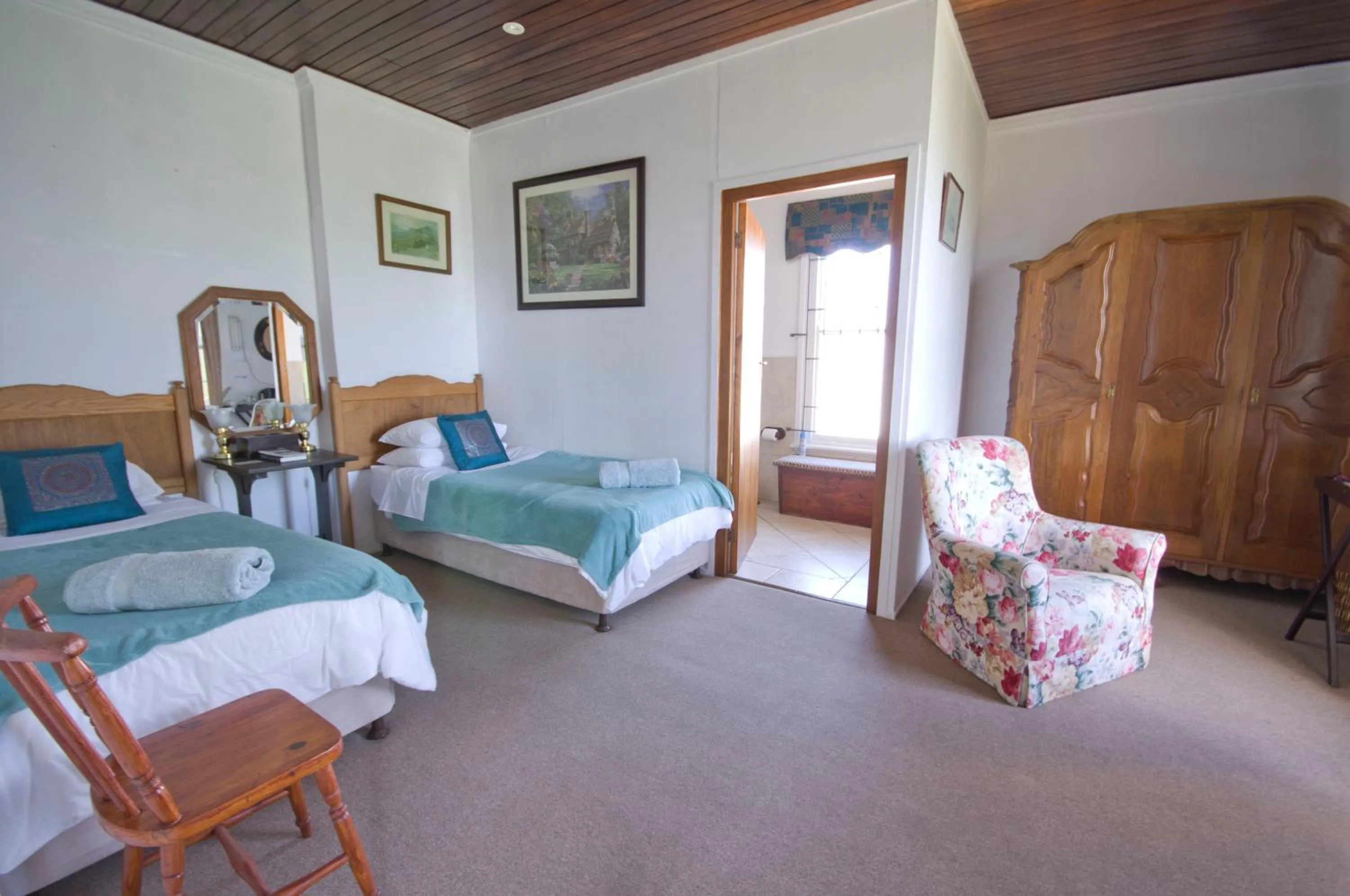 Photo of the whole room, Bed in Knysna Manor House