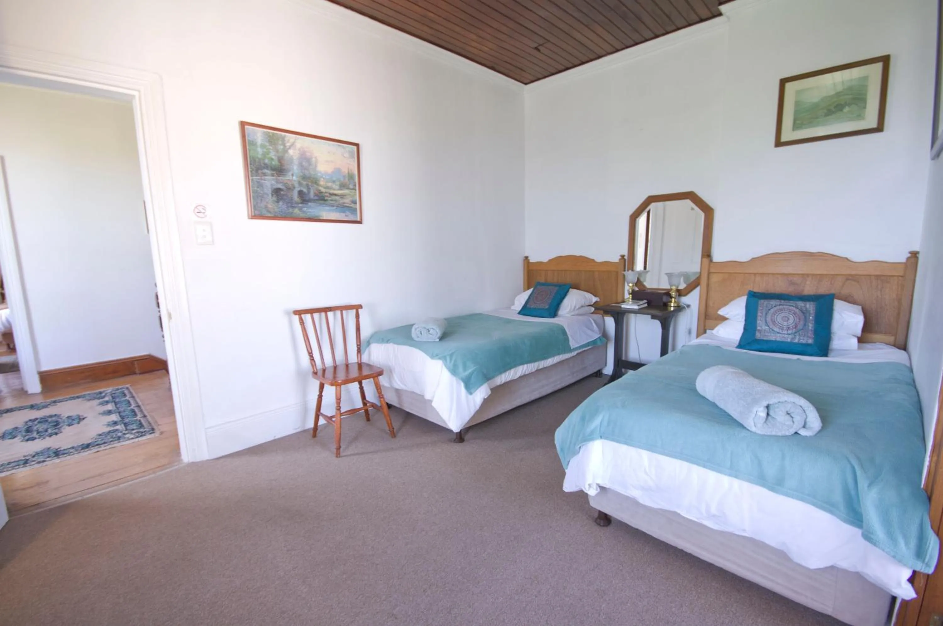 Bed in Knysna Manor House