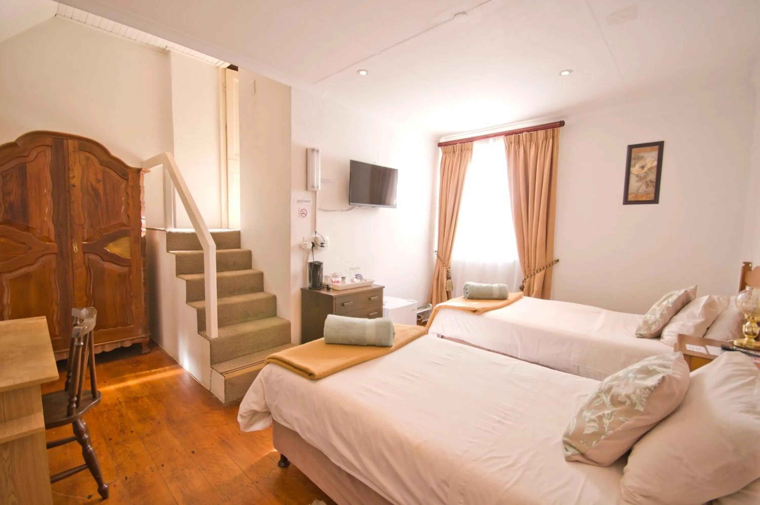 Bed in Knysna Manor House